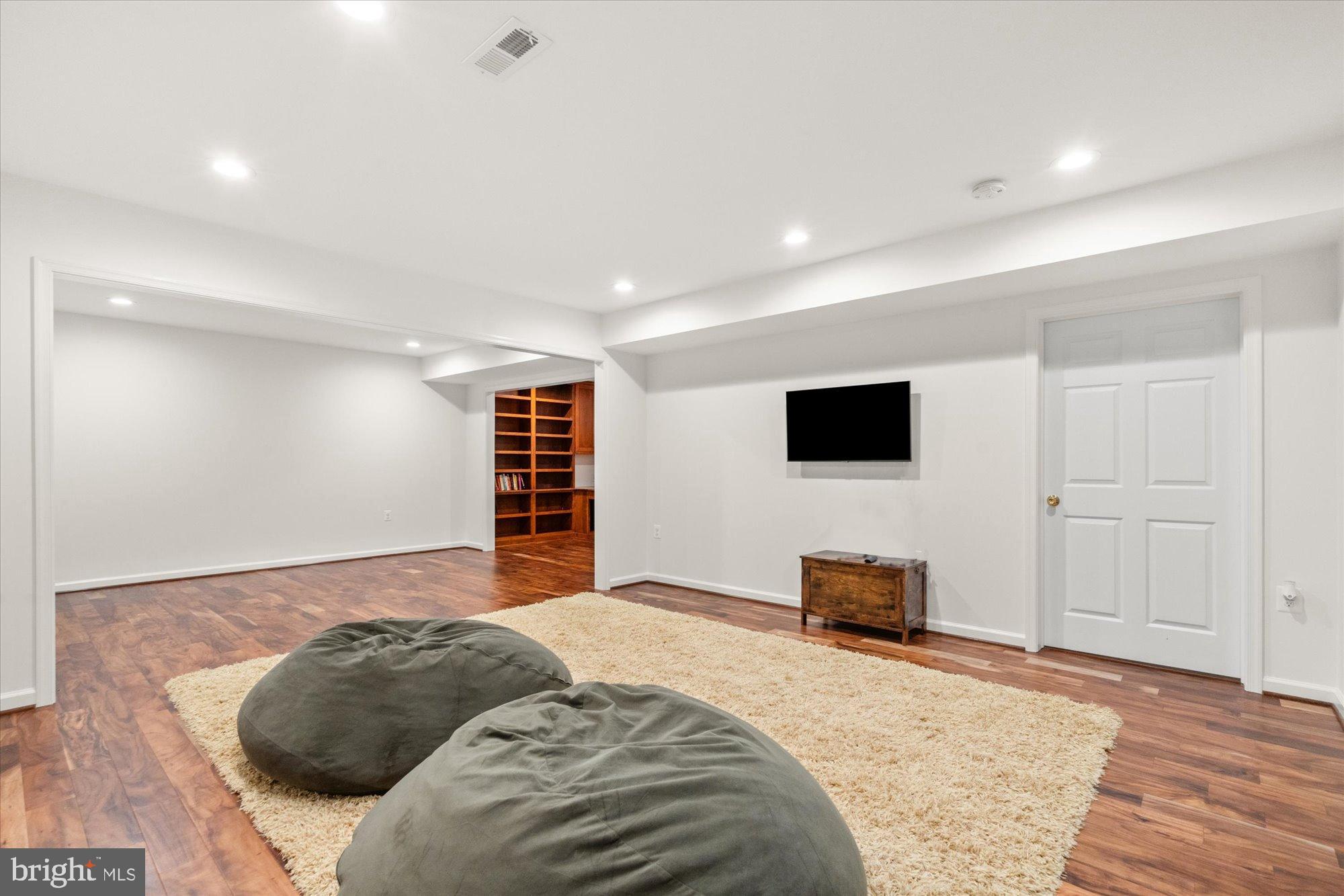 SCOTTS RUN - Residential