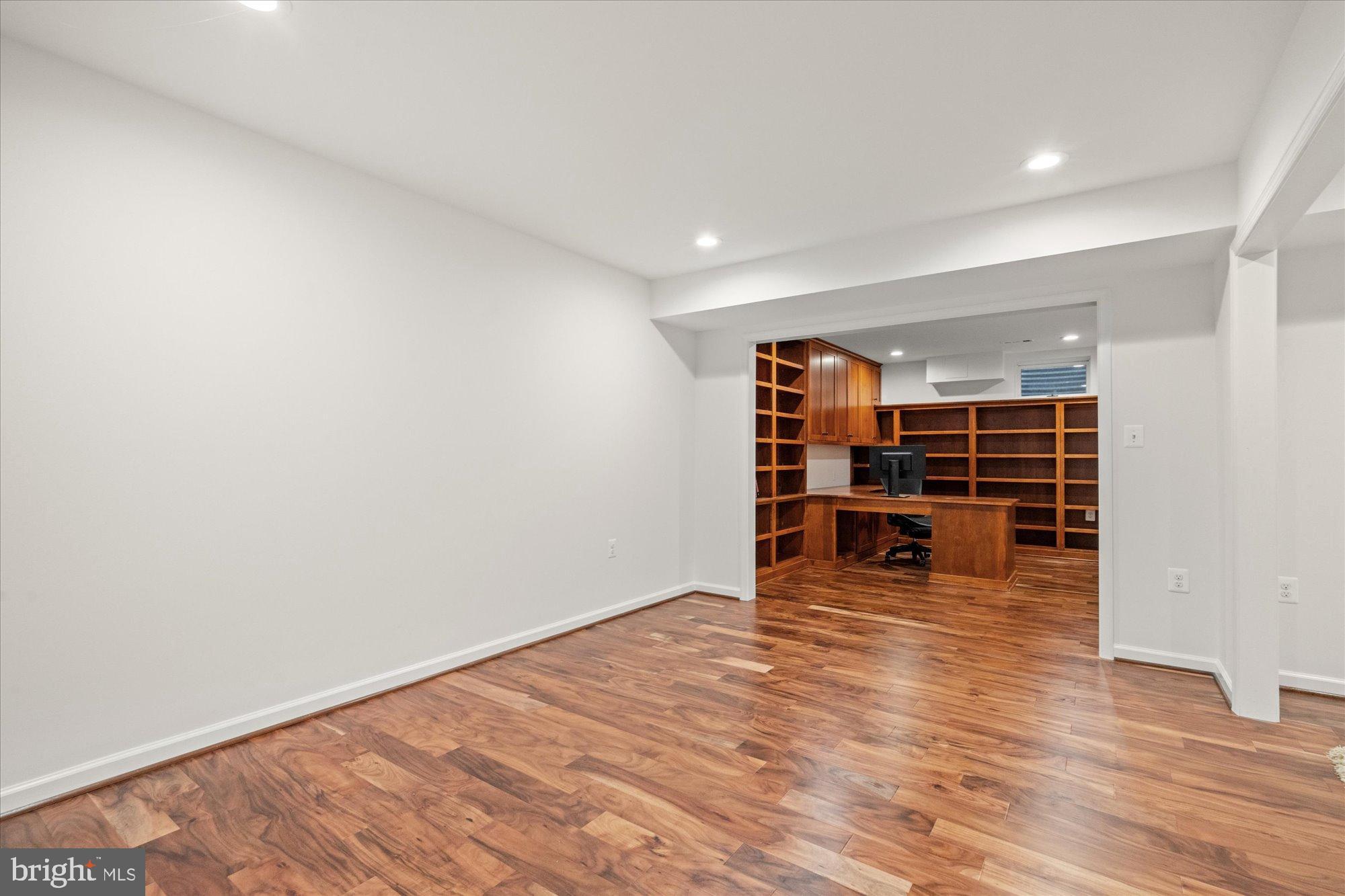 SCOTTS RUN - Residential