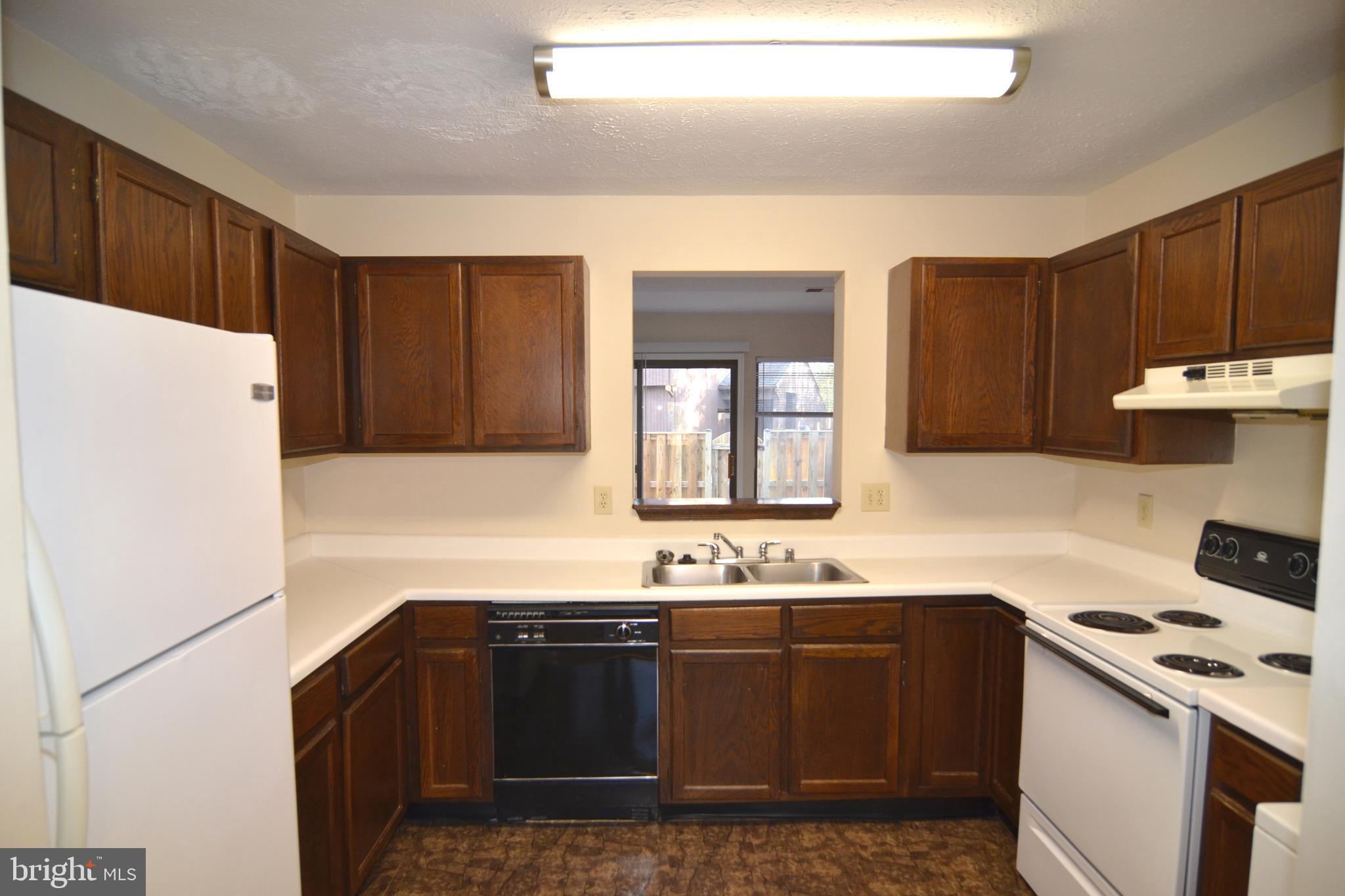 WAKEFIELD NEIGHBORHOOD - Residential Lease