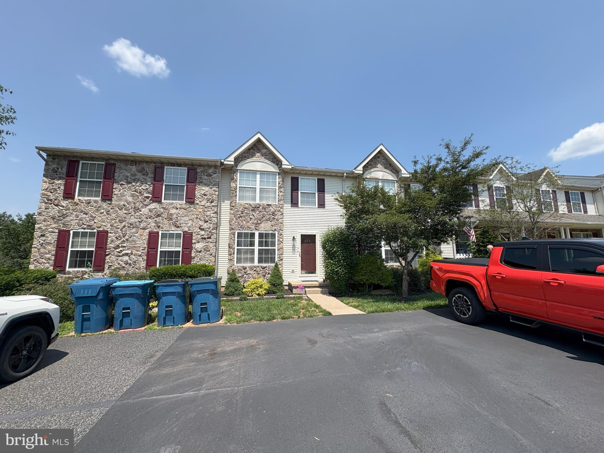 972 DOGWOOD LANE