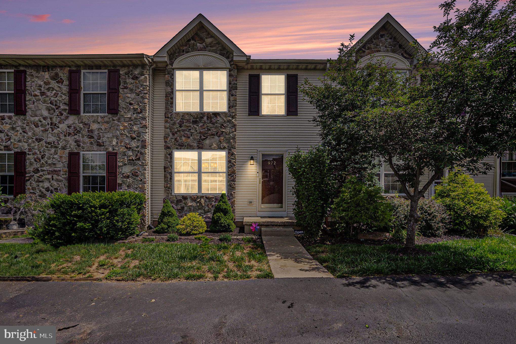 972 DOGWOOD LANE