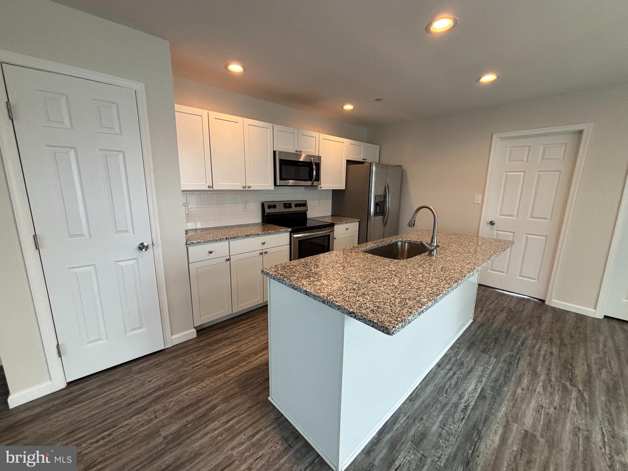 SOUTHERN FLDS - Residential