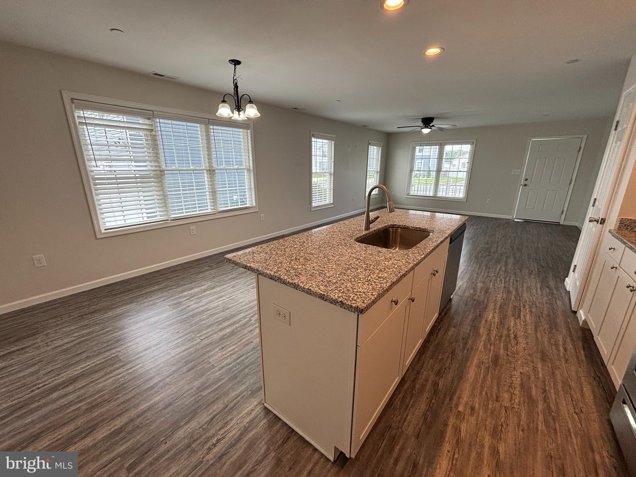 SOUTHERN FLDS - Residential