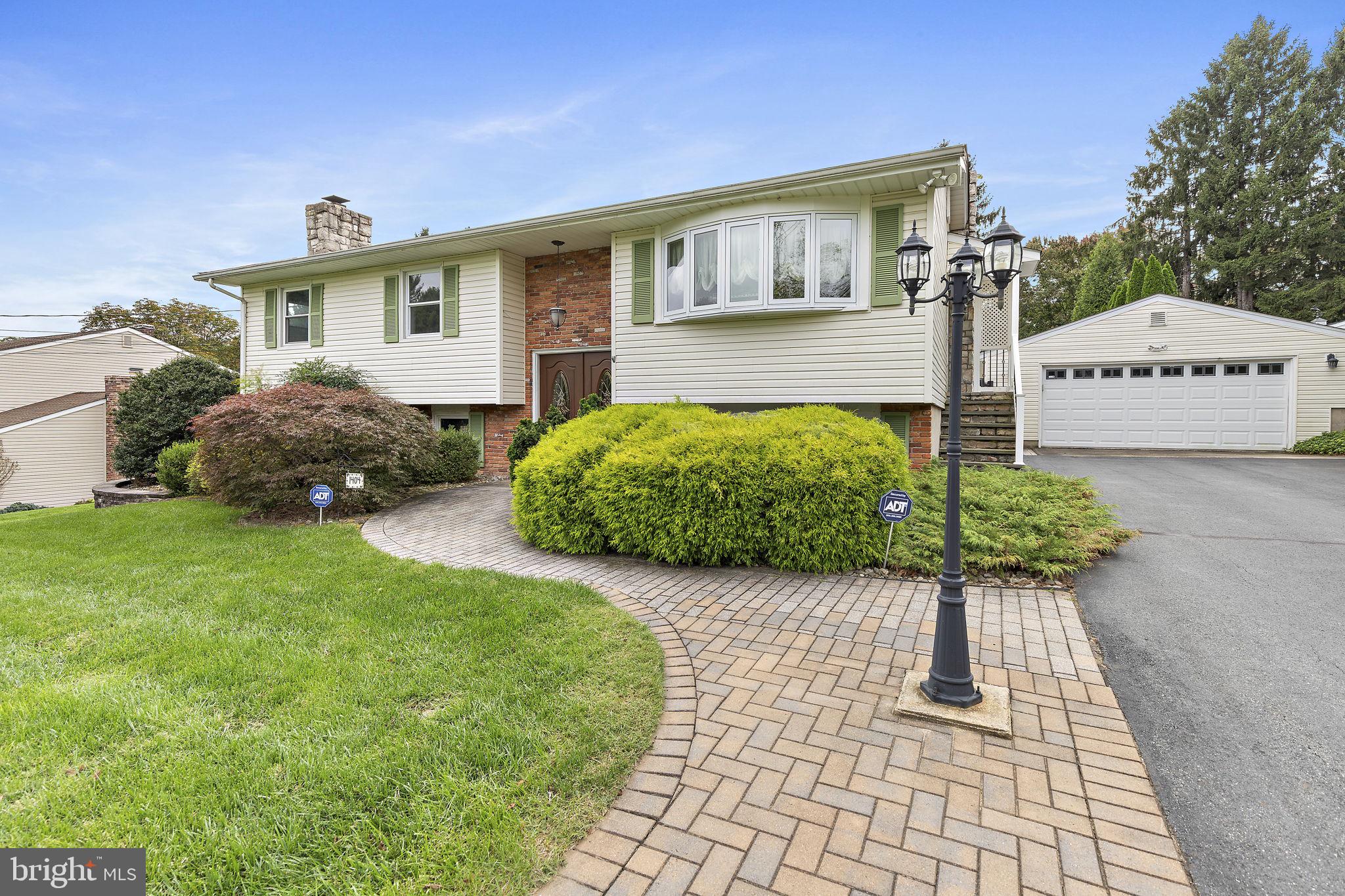 1404 RYAN ROAD