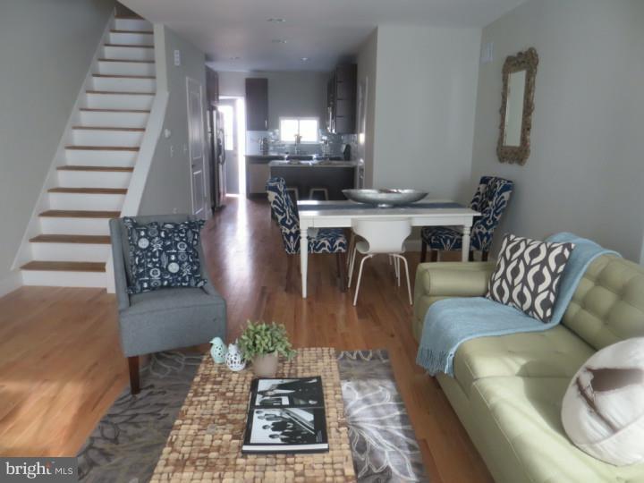 POINT BREEZE - Residential