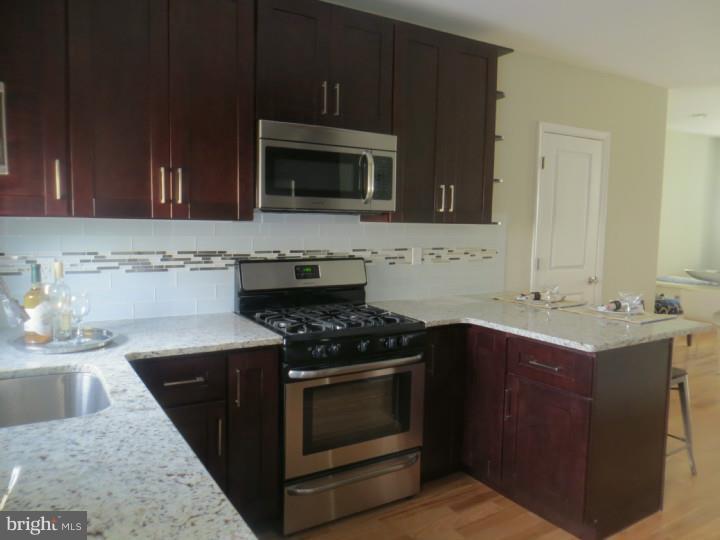 POINT BREEZE - Residential