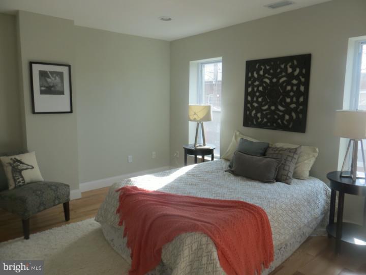 POINT BREEZE - Residential