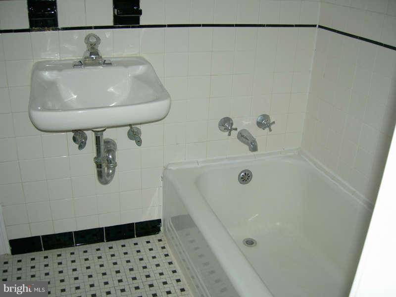 PARKHURST - Residential Lease