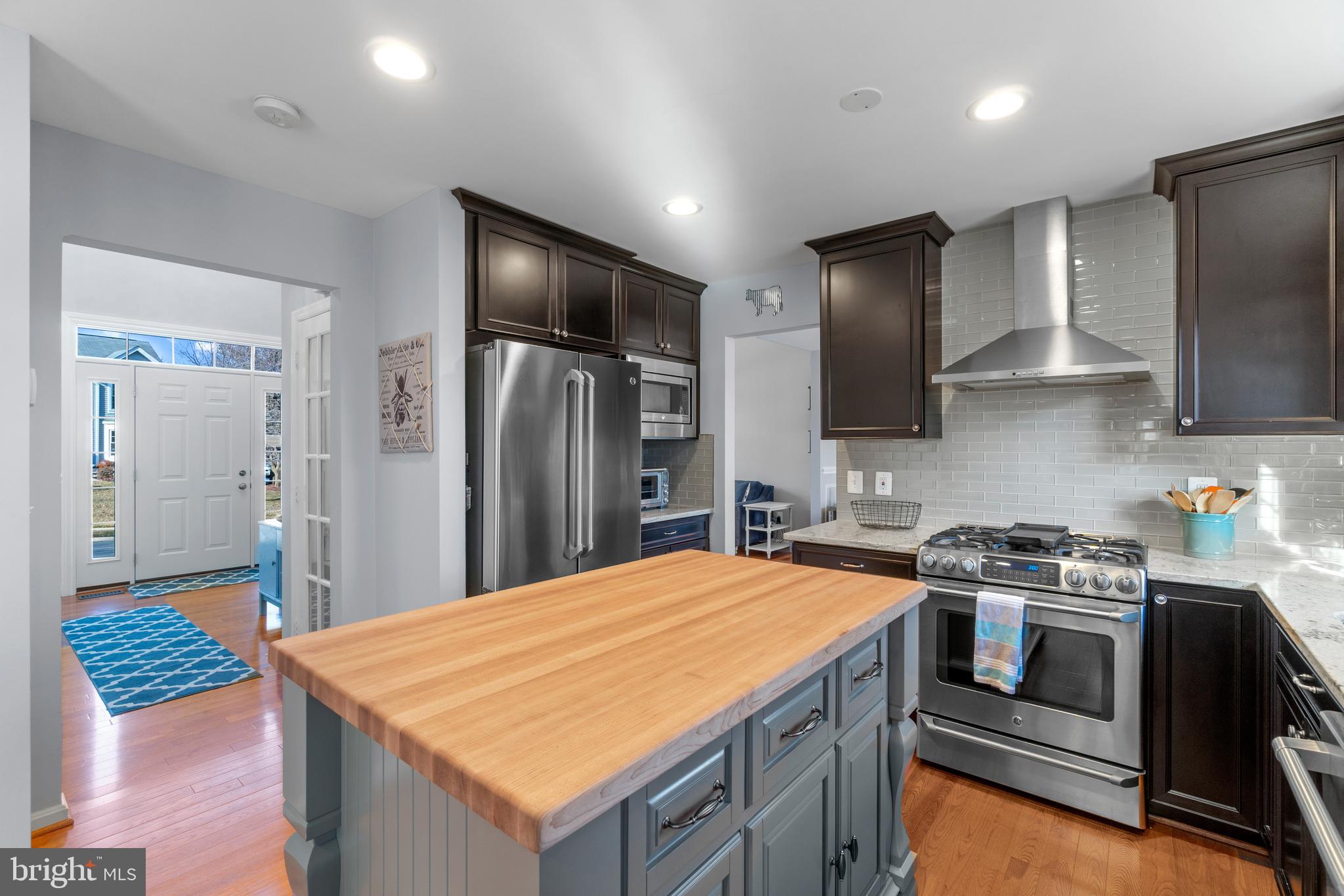 ASHBURN VILLAGE - Residential