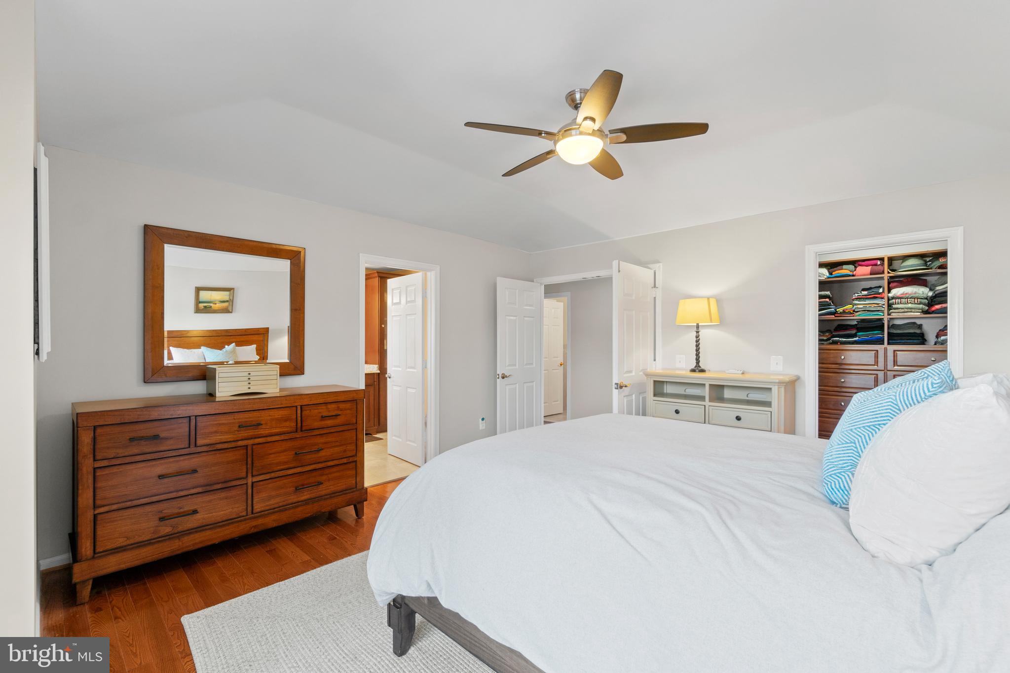 ASHBURN VILLAGE - Residential