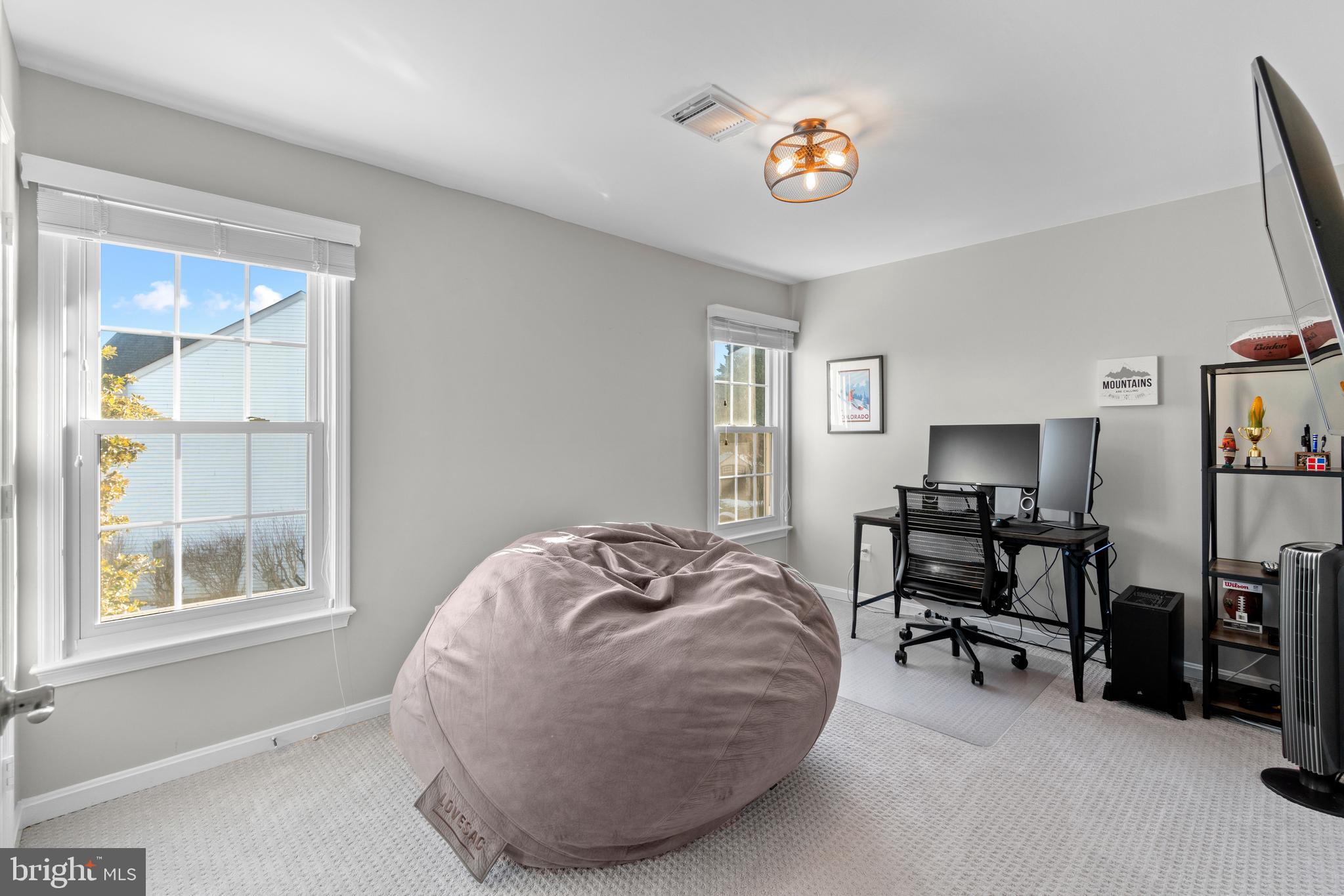 ASHBURN VILLAGE - Residential