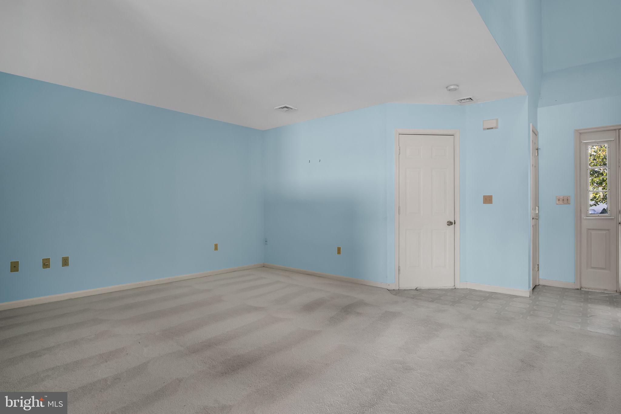 CAPITAL RIDGE - Residential