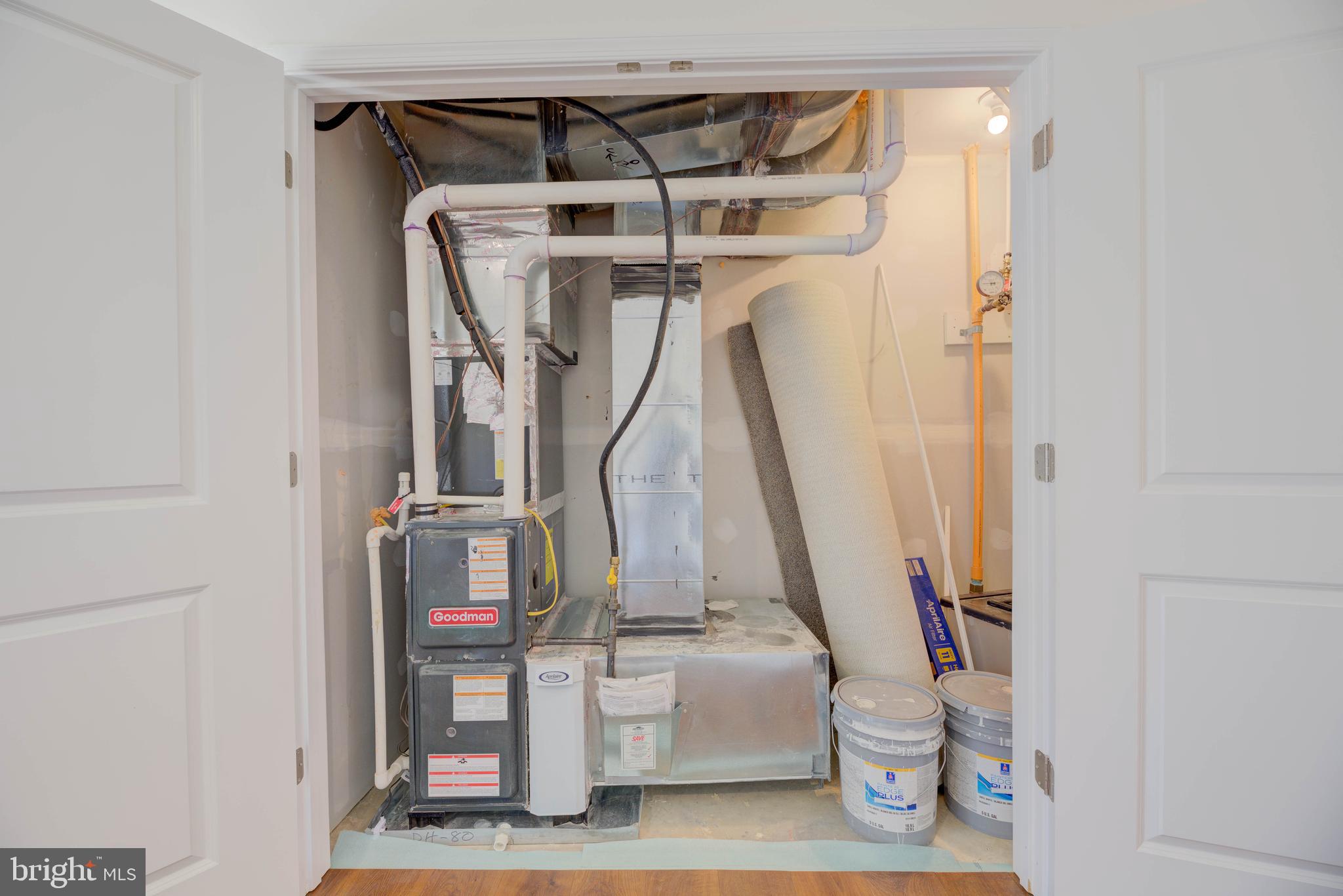 DEEP HARBOUR - Residential