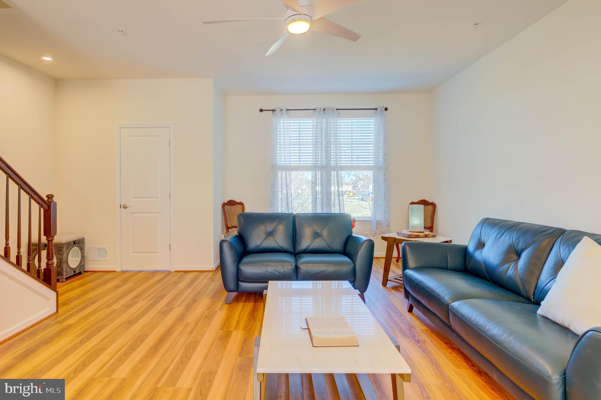 DEEP HARBOUR - Residential