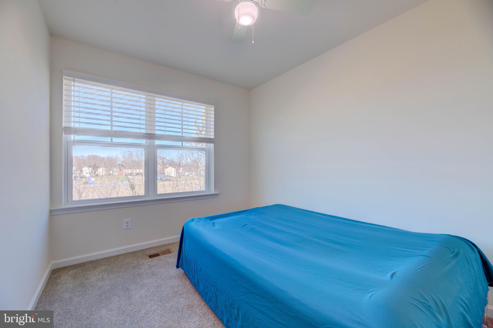 DEEP HARBOUR - Residential