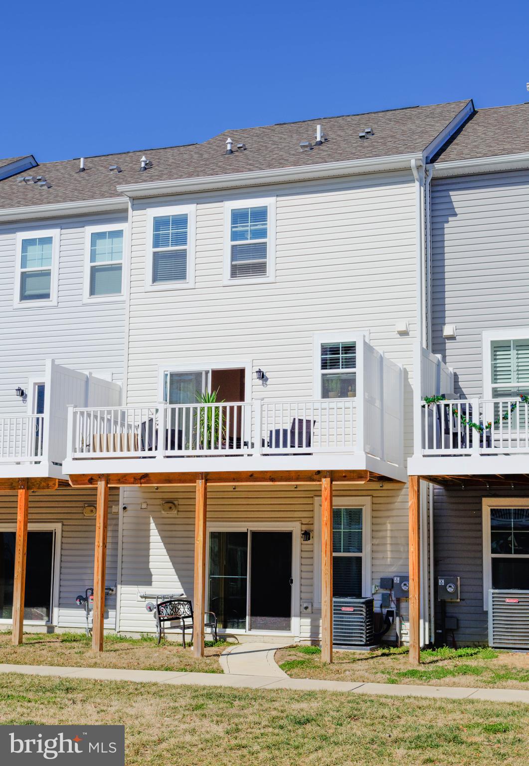 DEEP HARBOUR - Residential