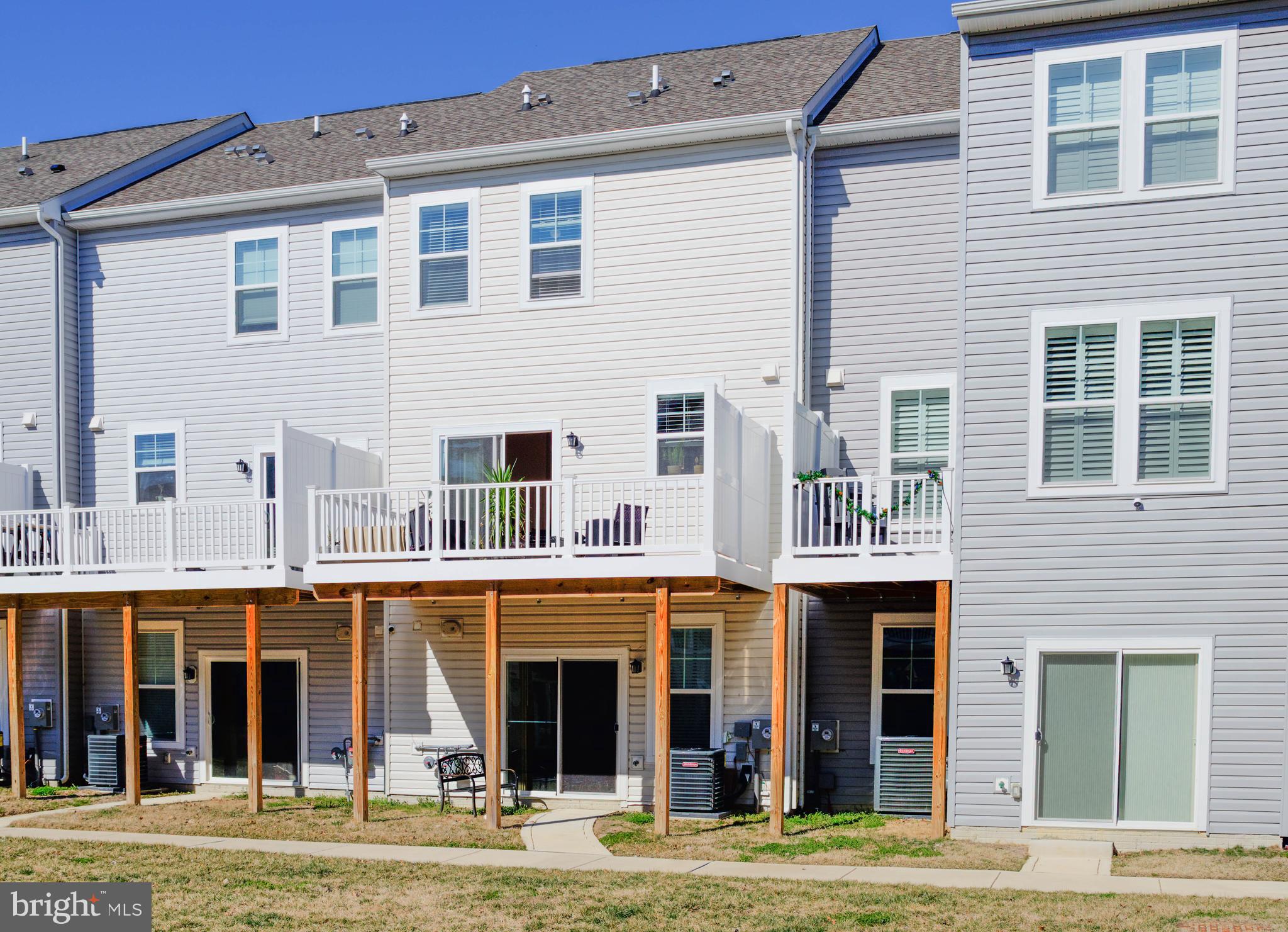 DEEP HARBOUR - Residential