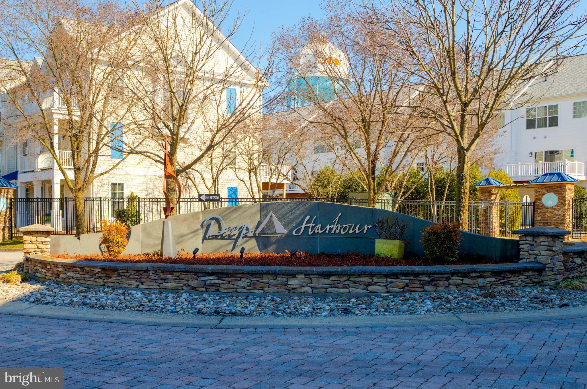 DEEP HARBOUR - Residential