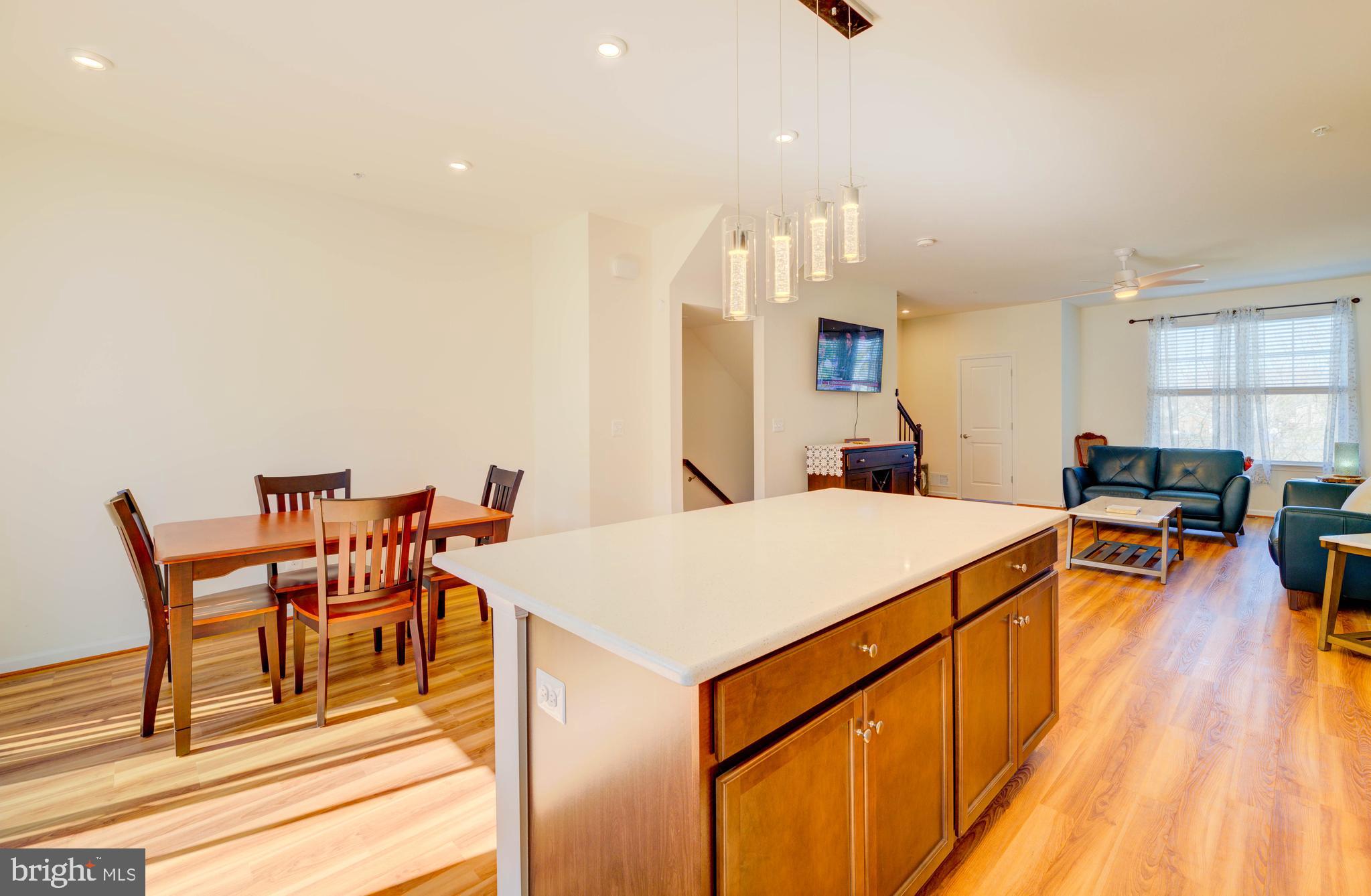 DEEP HARBOUR - Residential