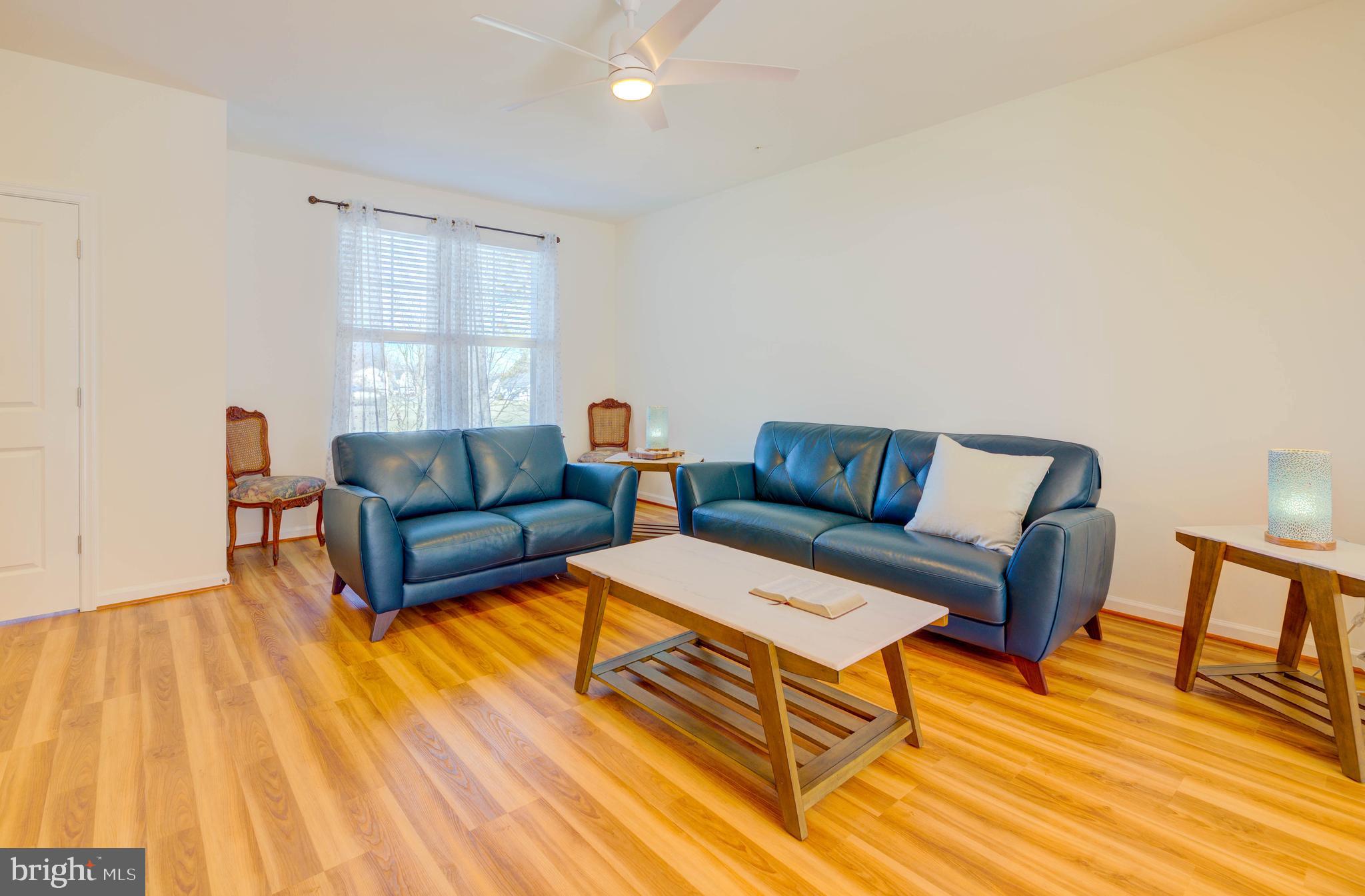 DEEP HARBOUR - Residential