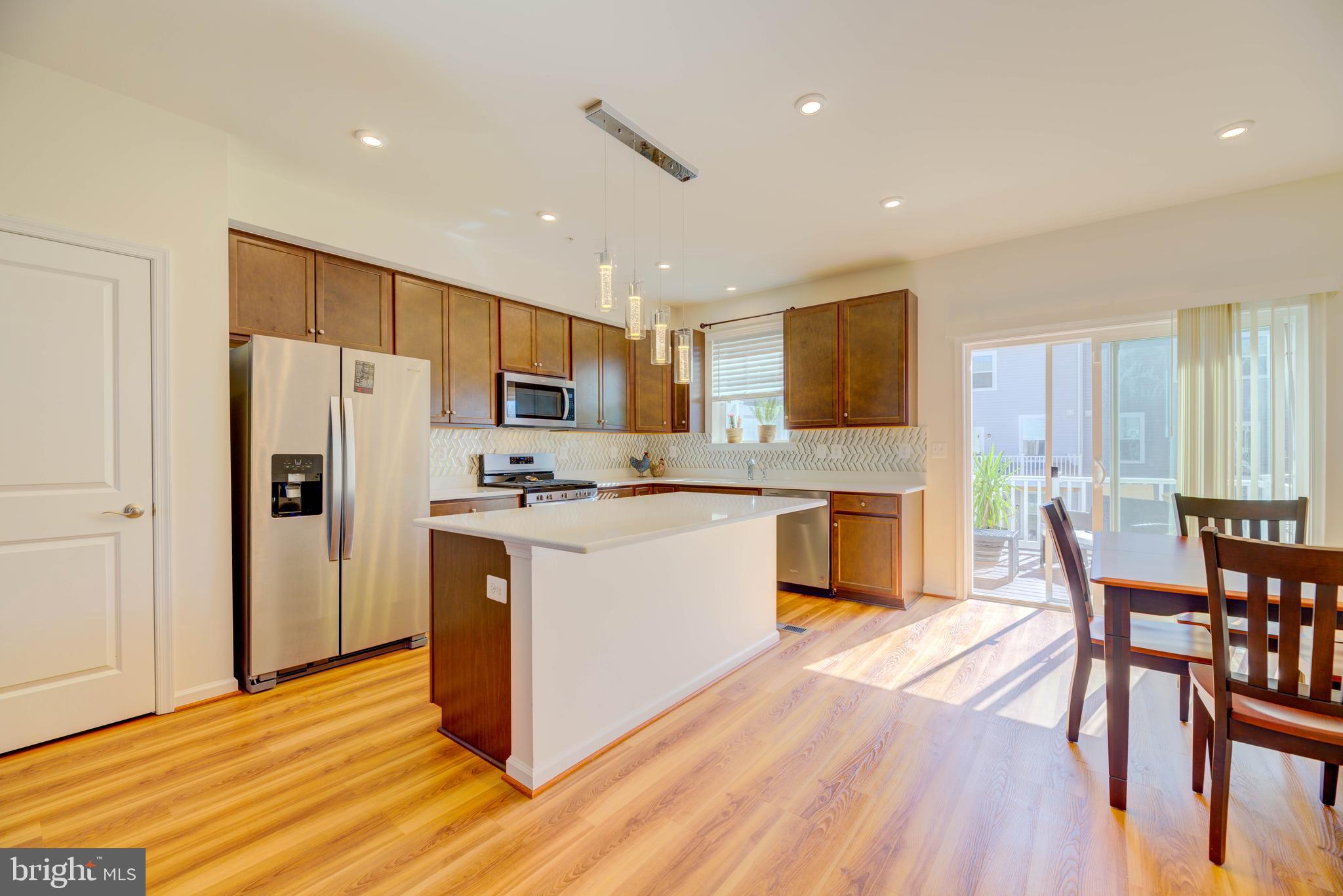 DEEP HARBOUR - Residential