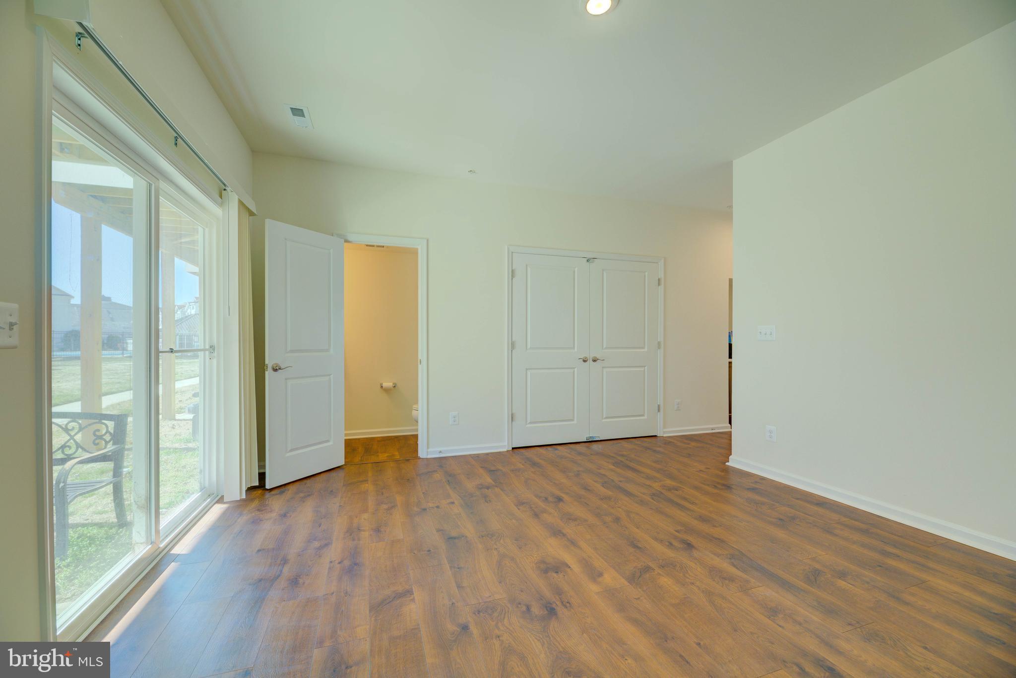 DEEP HARBOUR - Residential