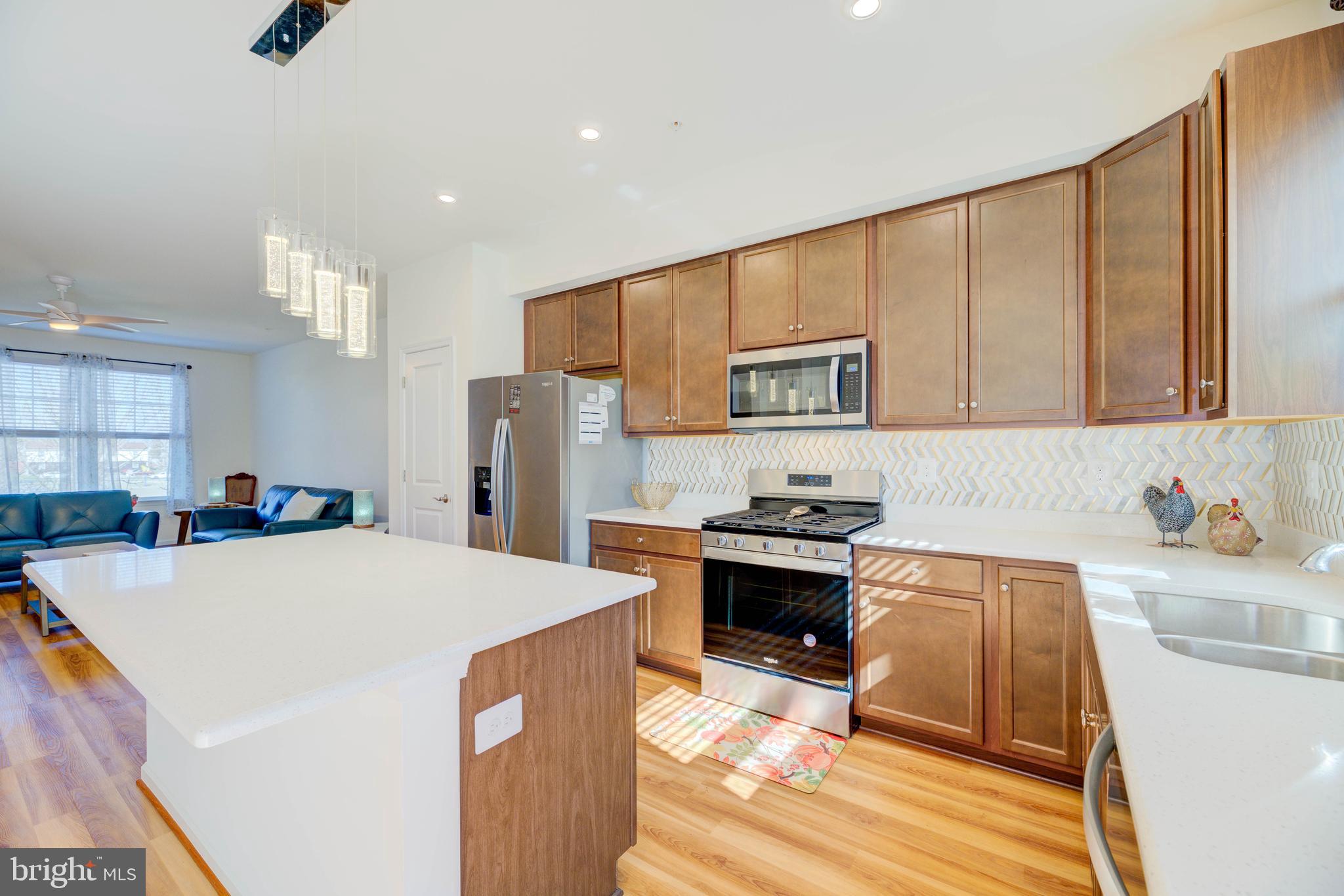 DEEP HARBOUR - Residential