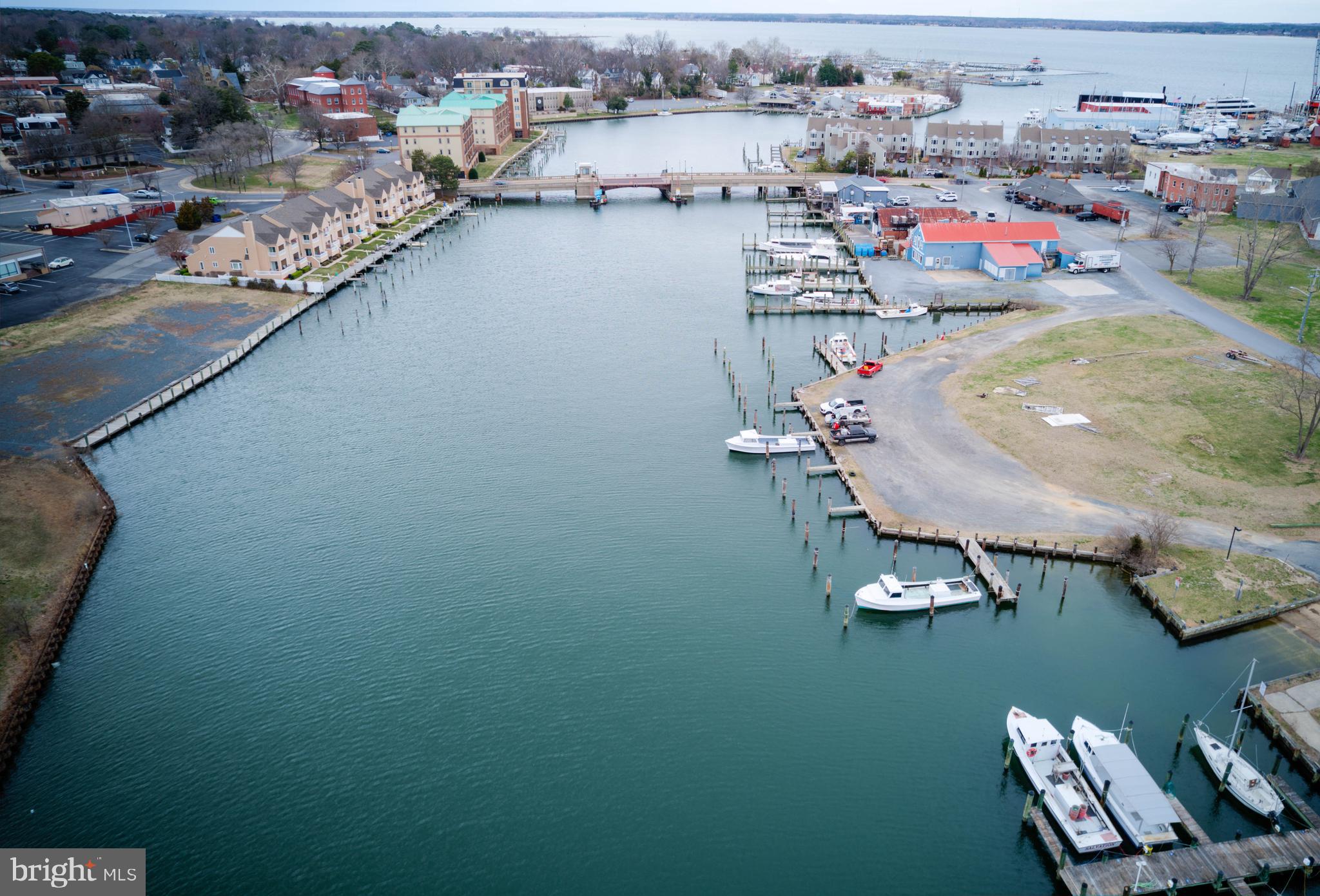 DEEP HARBOUR - Residential