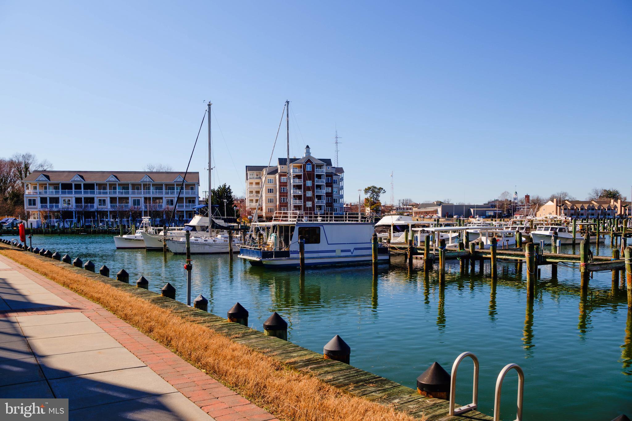 DEEP HARBOUR - Residential