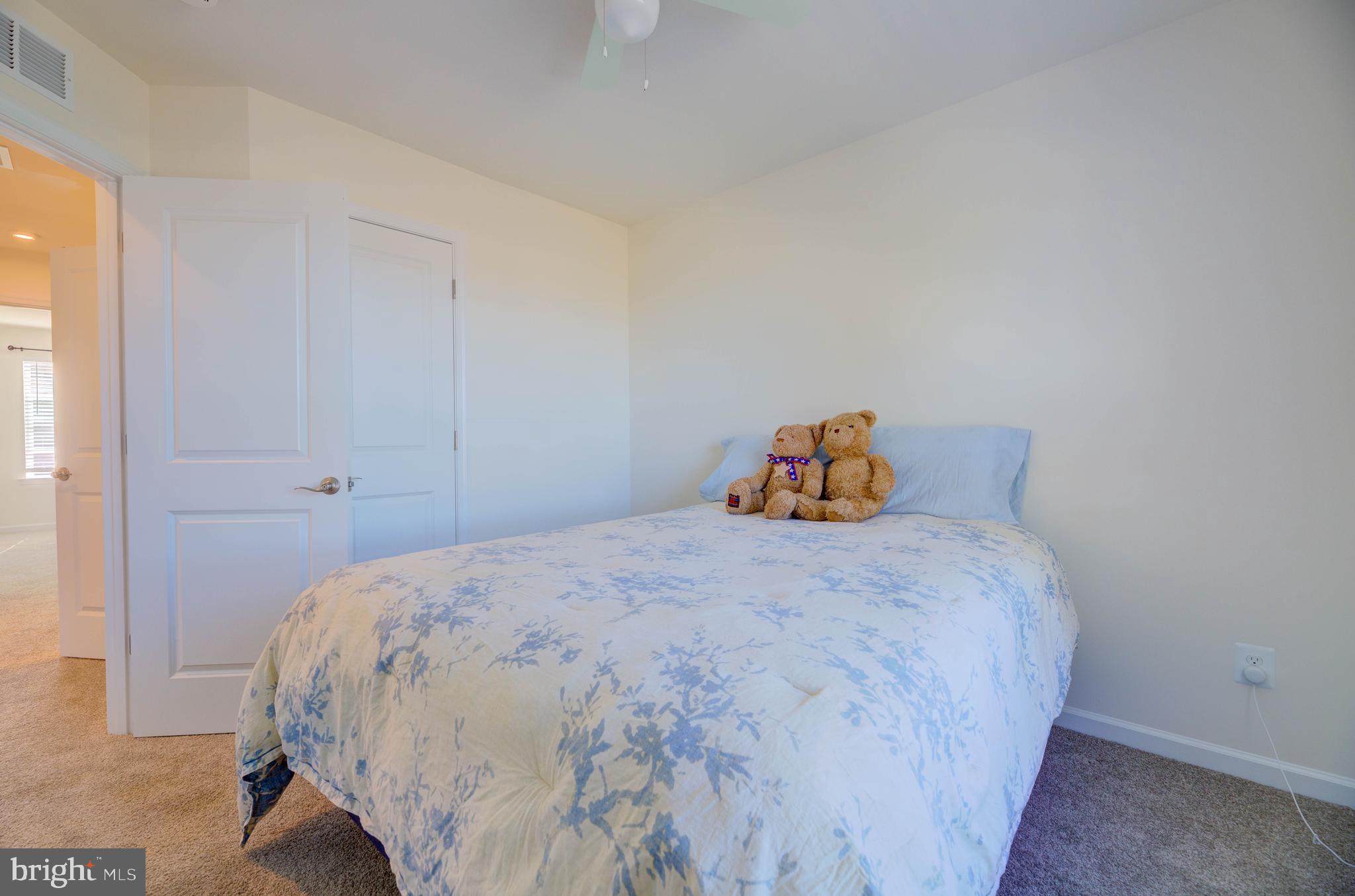 DEEP HARBOUR - Residential