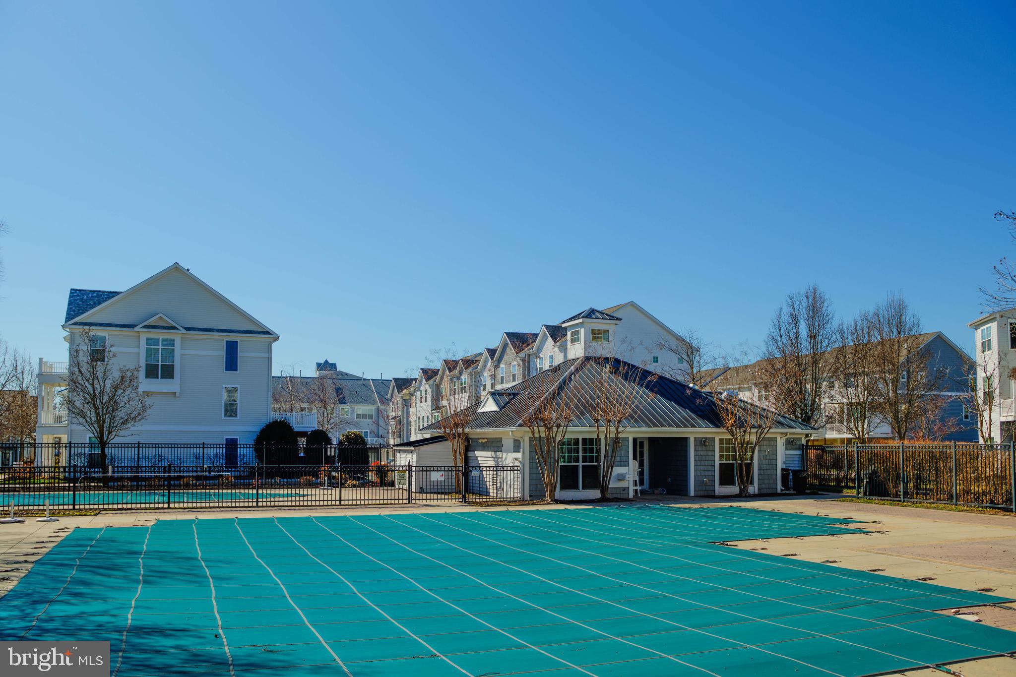 DEEP HARBOUR - Residential