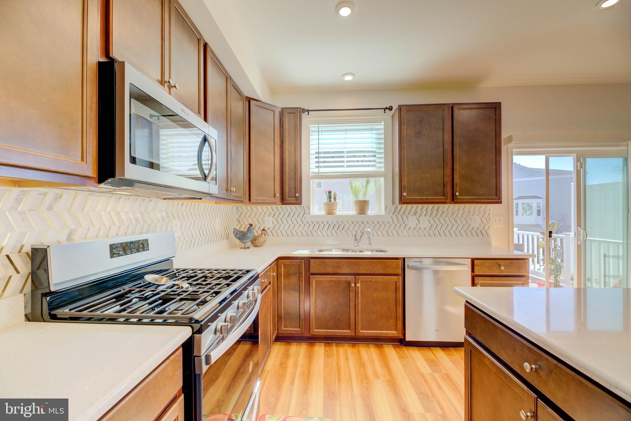 DEEP HARBOUR - Residential