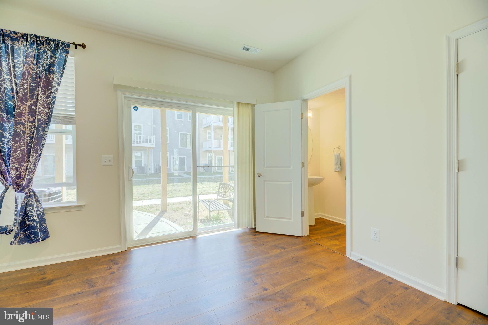 DEEP HARBOUR - Residential