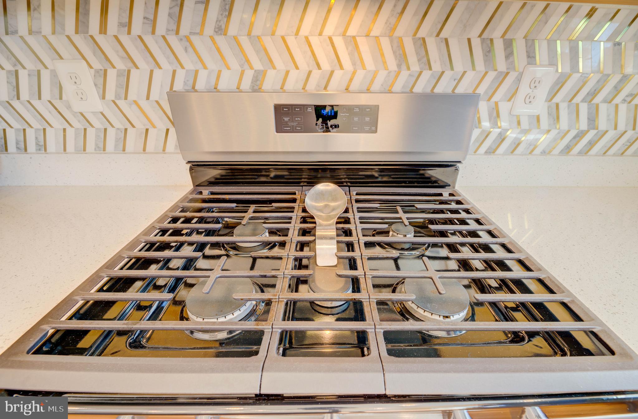 DEEP HARBOUR - Residential