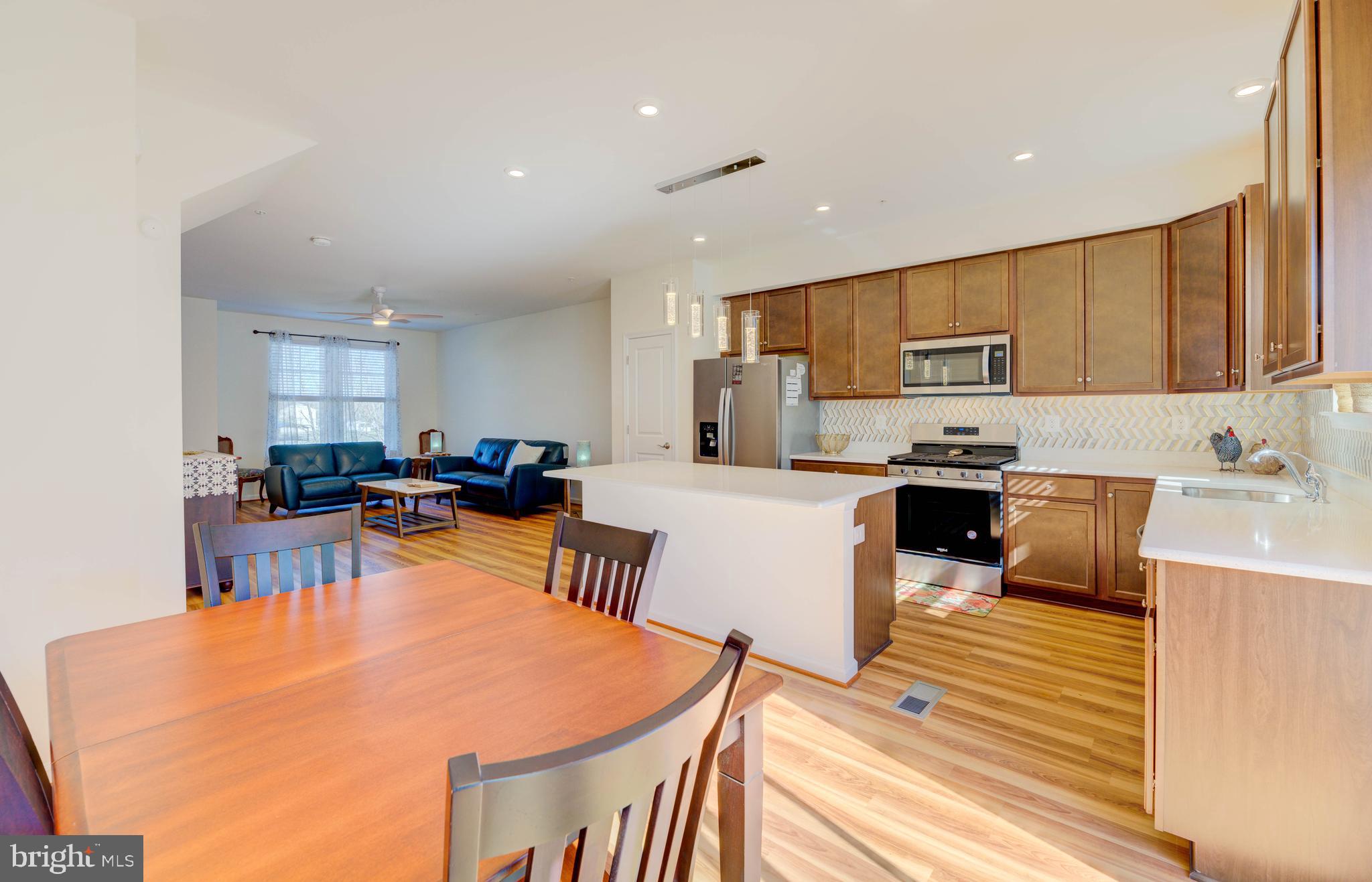 DEEP HARBOUR - Residential