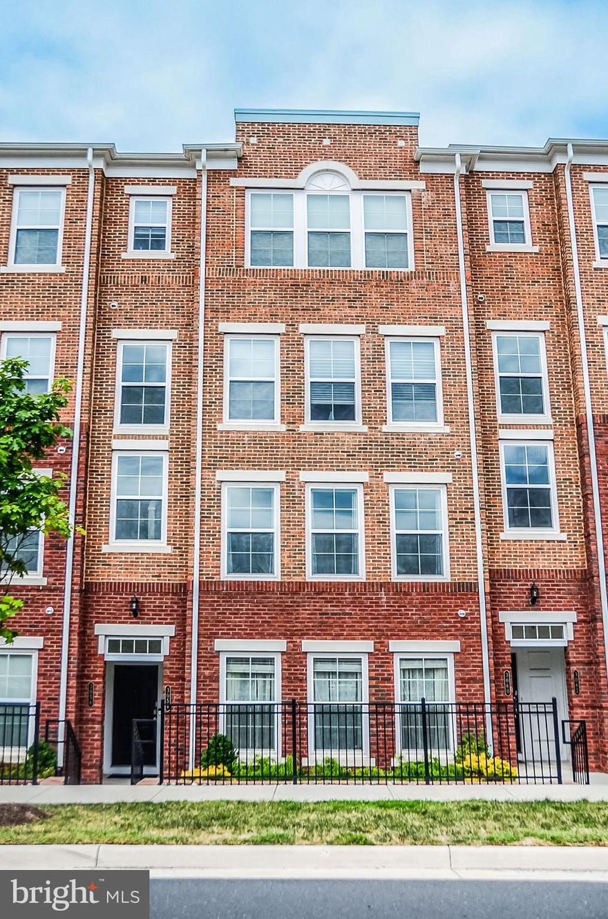 Best Price on the market.   Ready to Move in NOW.     Spacious 3 beds 2.5bath in two levels.   One car garage, one drive way parking and one visitor parking for open parking.     Walking distance to Vienna Metro Station. Shining hardwood floor at main level with Granite counter top and SS appliances. Walking to community center across the street with free gym, basket court and computer lab and many public parking at day time.   Landlord pays HOA/Condo fee.  Please refer to document in the listing to submit rental application.