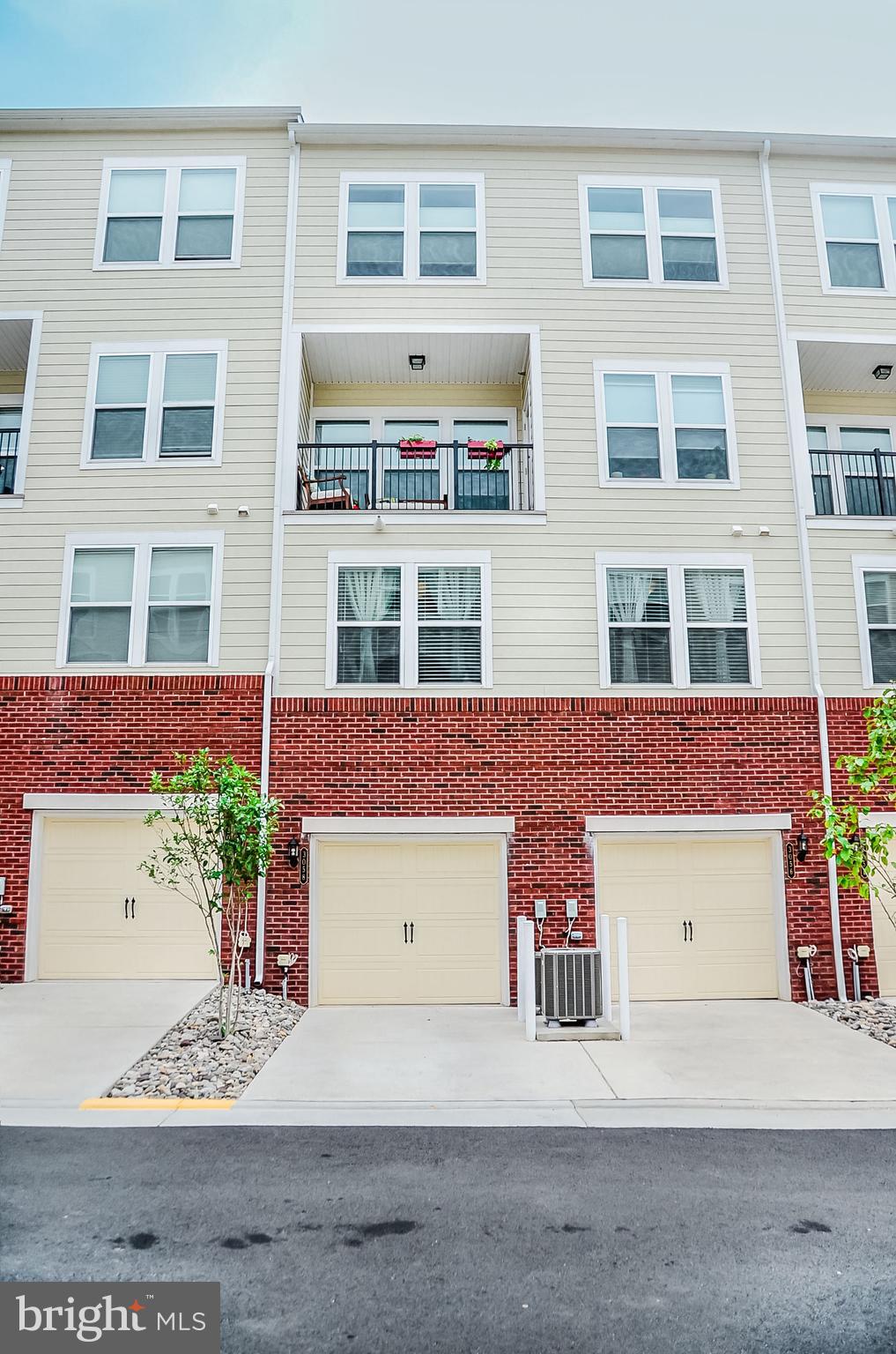 LOFTS AT METROWEST - Residential Lease