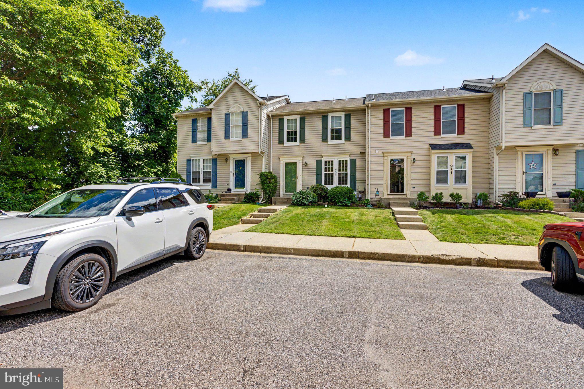 953 GAINSBOROUGH COURT 953