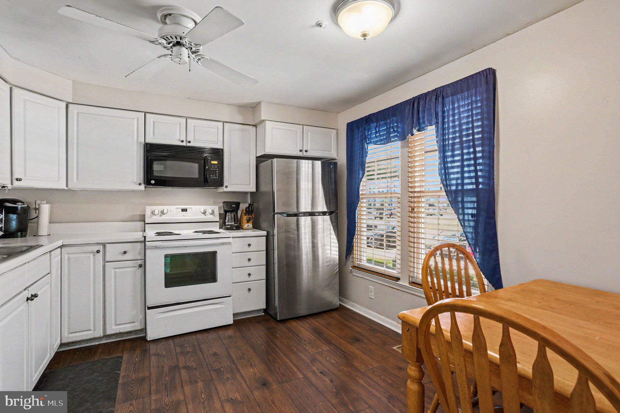 953 GAINSBOROUGH COURT 953
