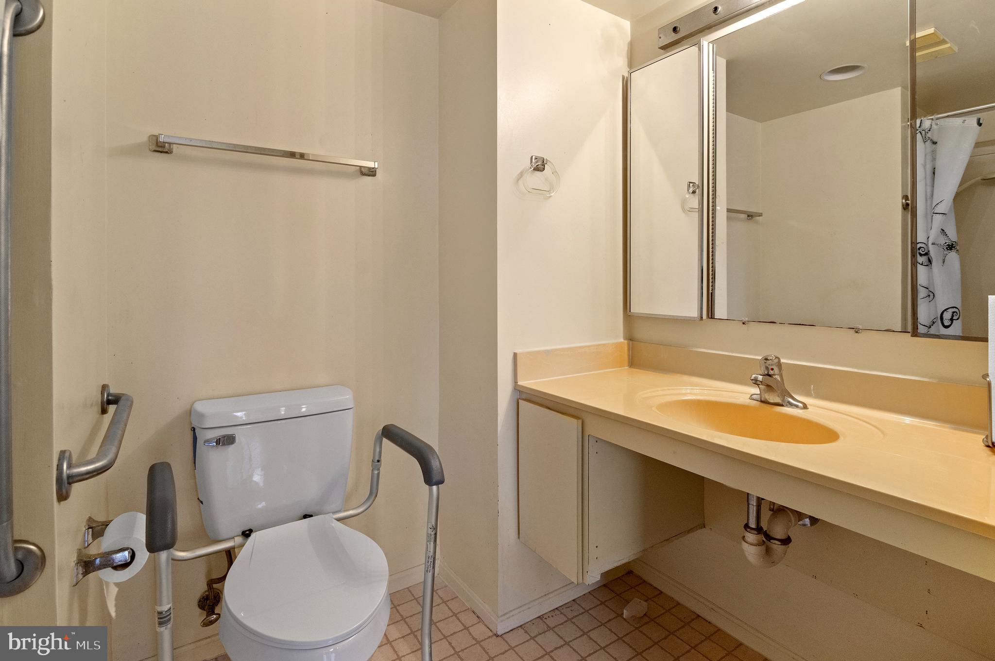 GREENS AT LEISURE WORLD - Residential