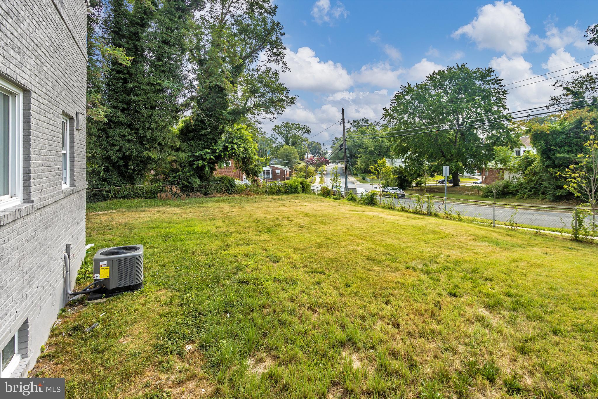 DUPONT VILLAGE - Residential