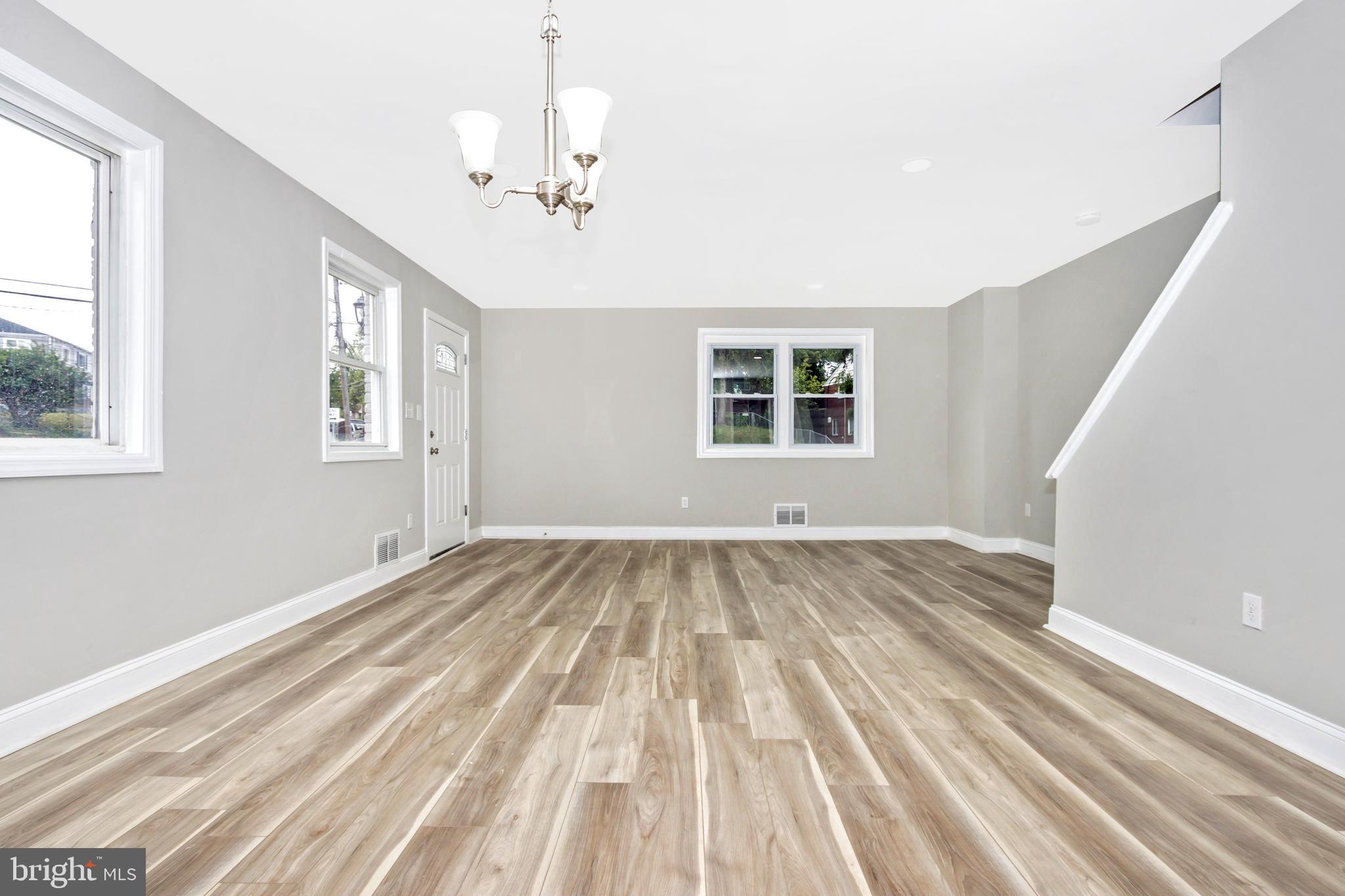 DUPONT VILLAGE - Residential