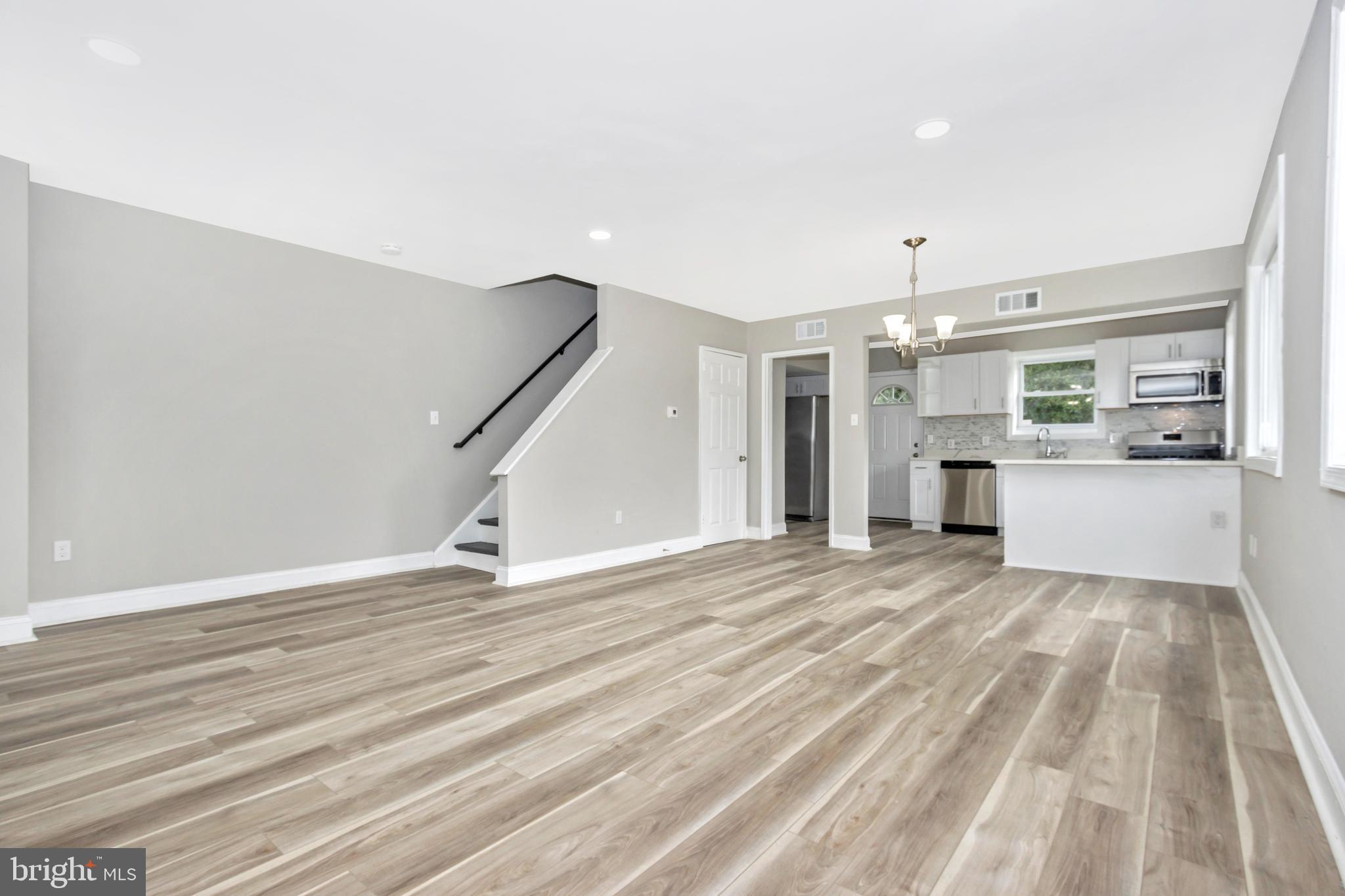 DUPONT VILLAGE - Residential