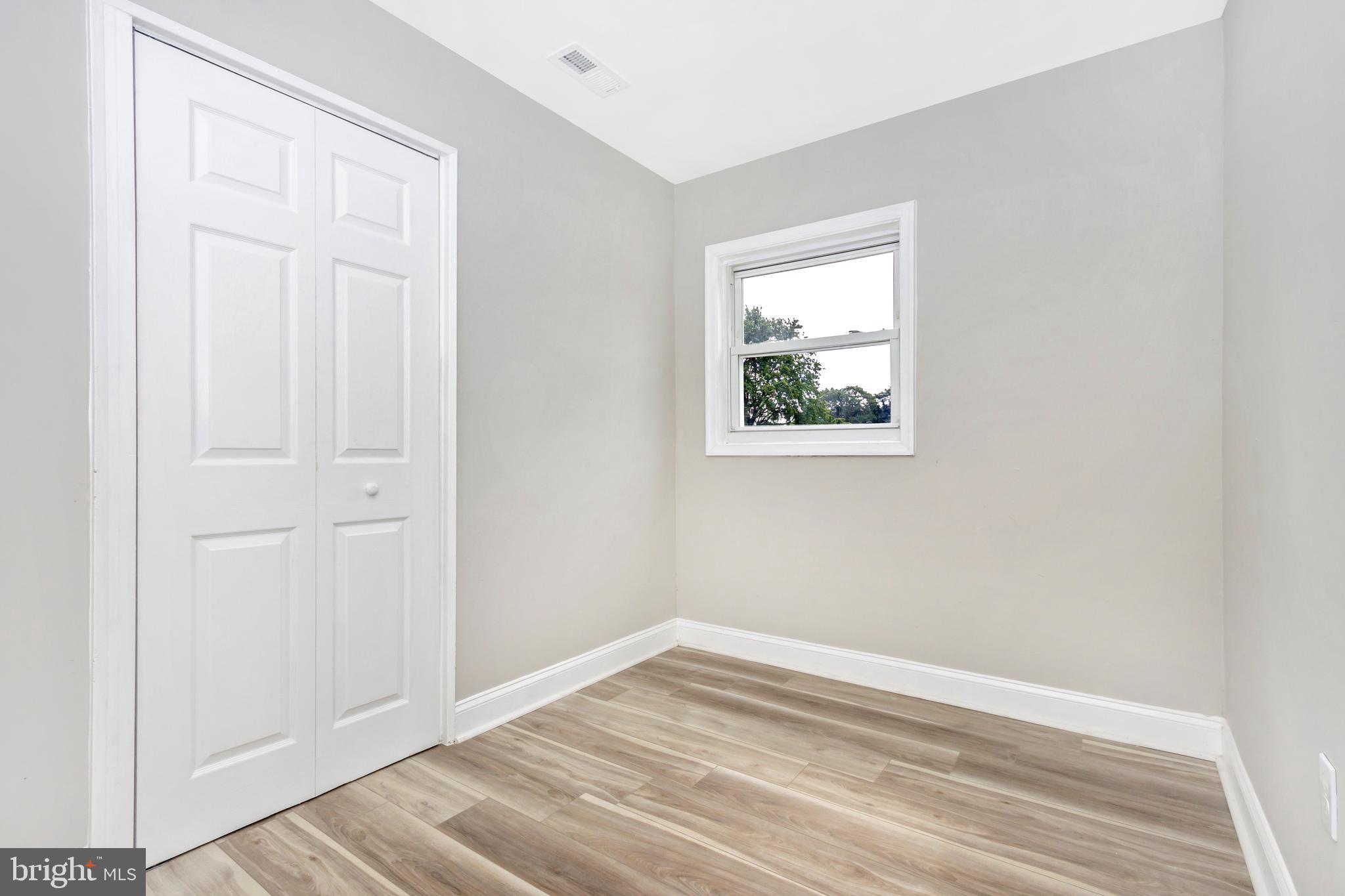 DUPONT VILLAGE - Residential