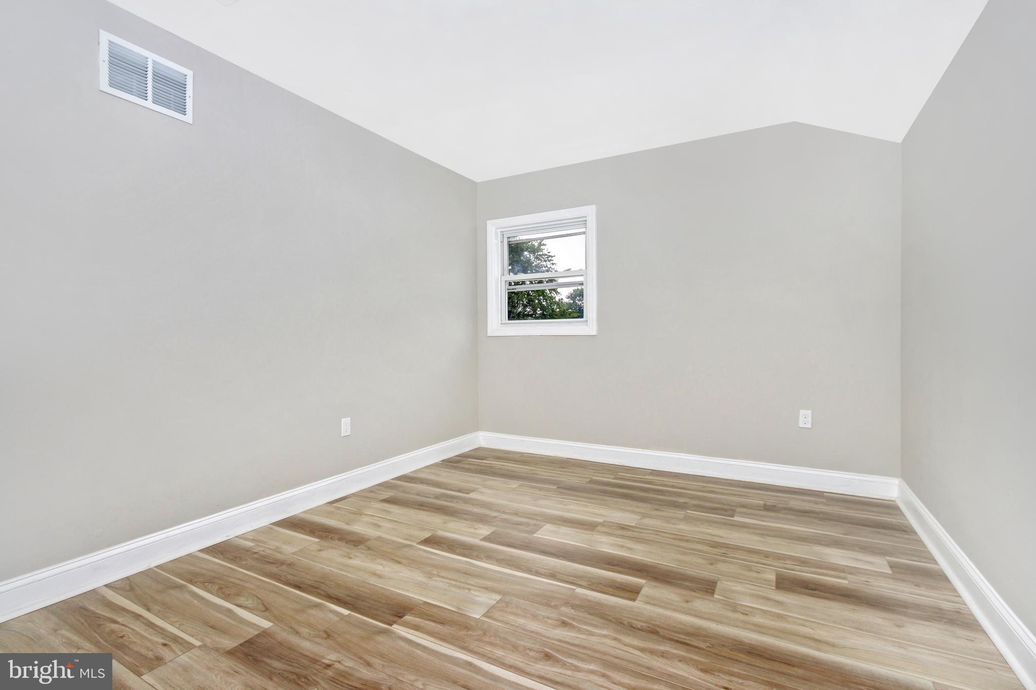 DUPONT VILLAGE - Residential