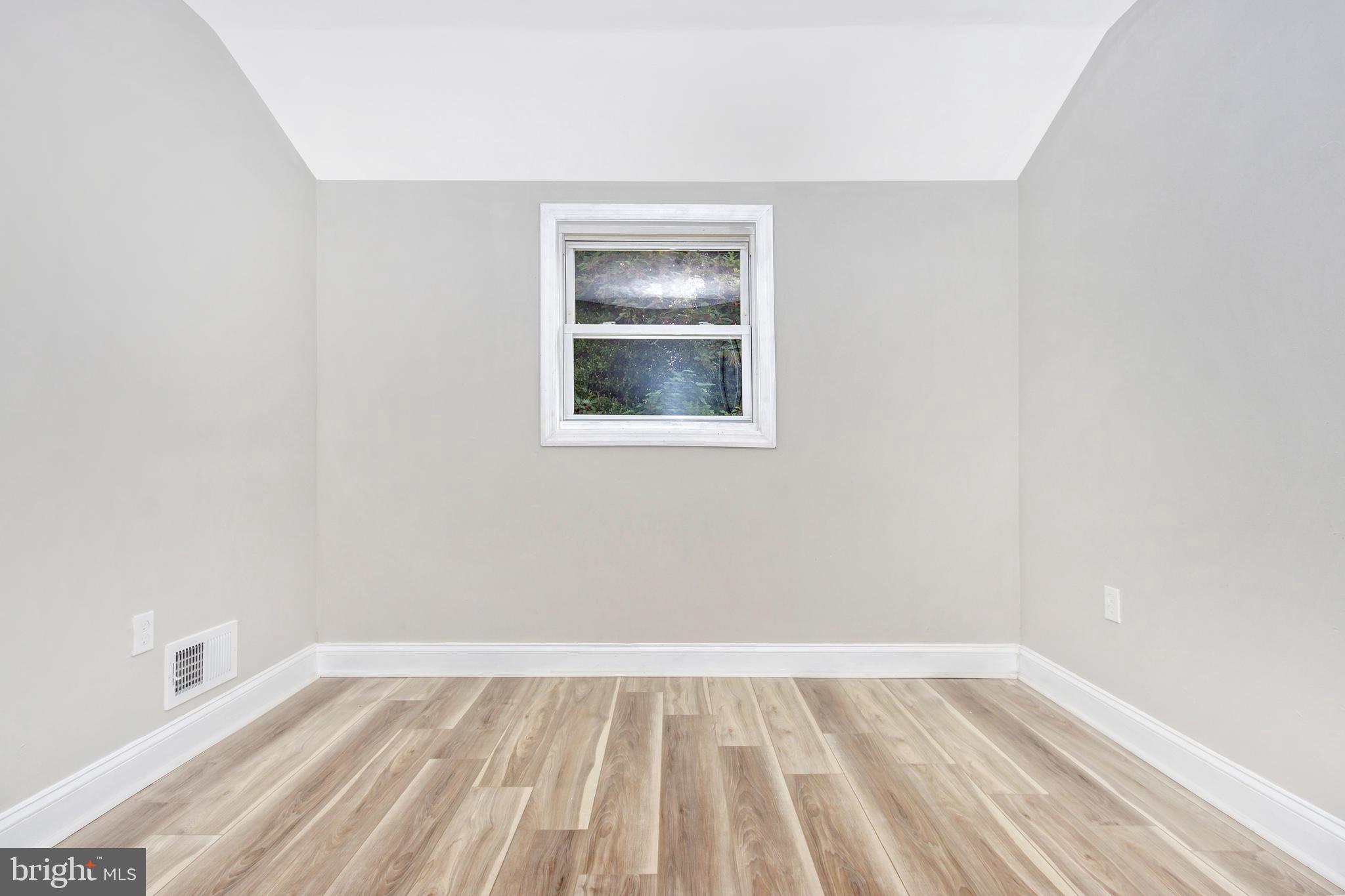 DUPONT VILLAGE - Residential