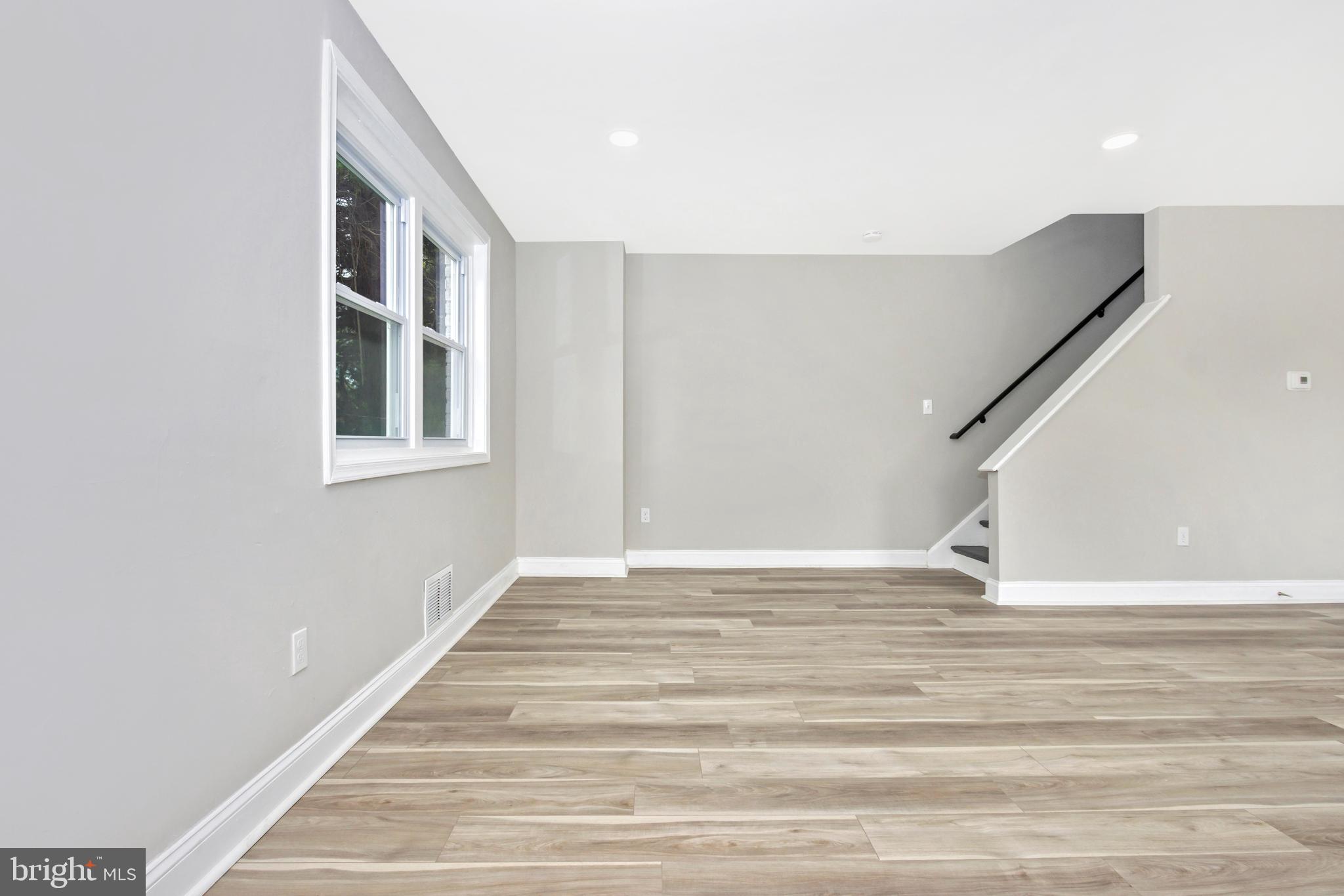 DUPONT VILLAGE - Residential