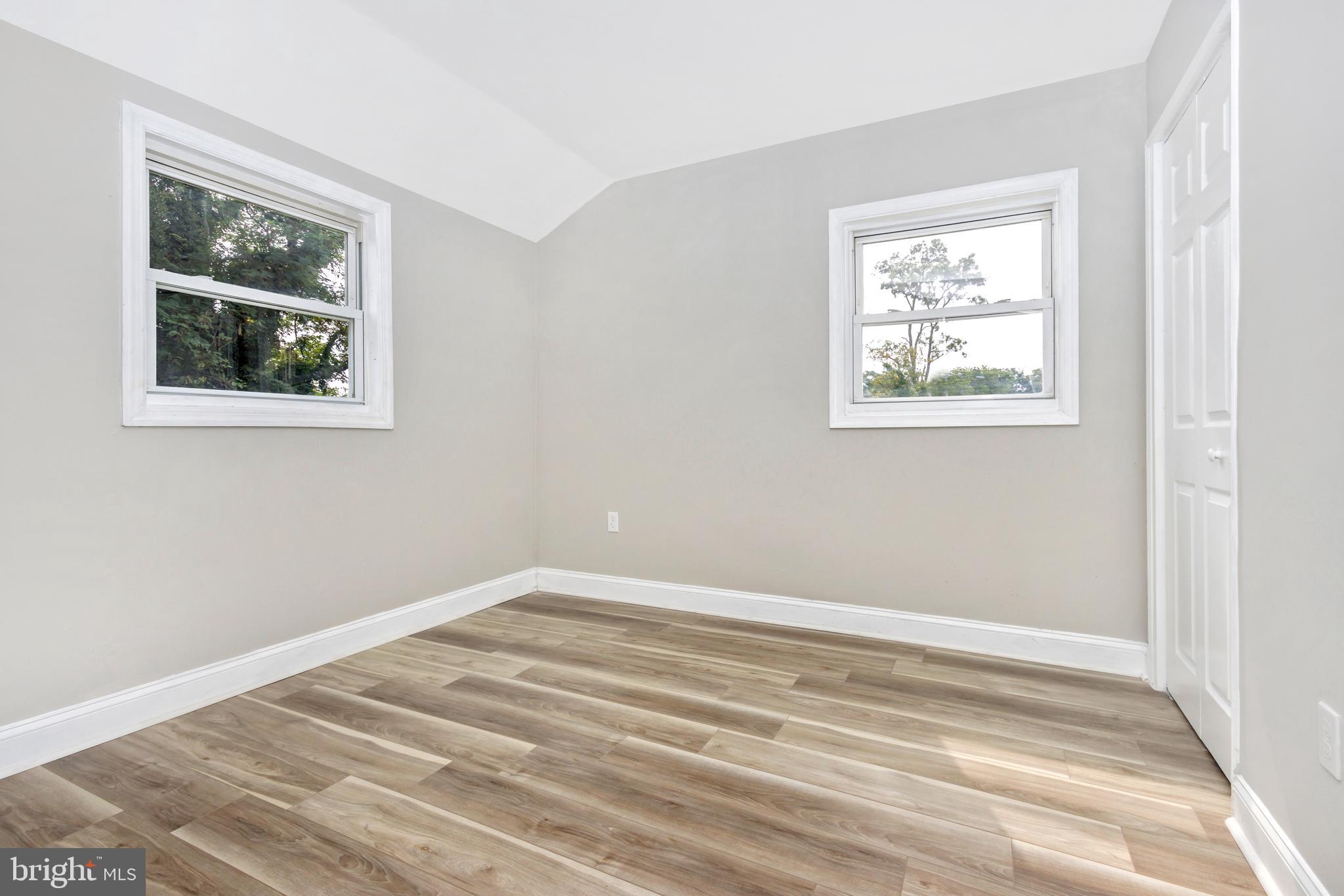 DUPONT VILLAGE - Residential