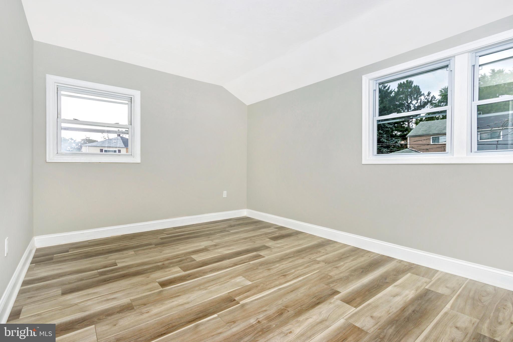 DUPONT VILLAGE - Residential