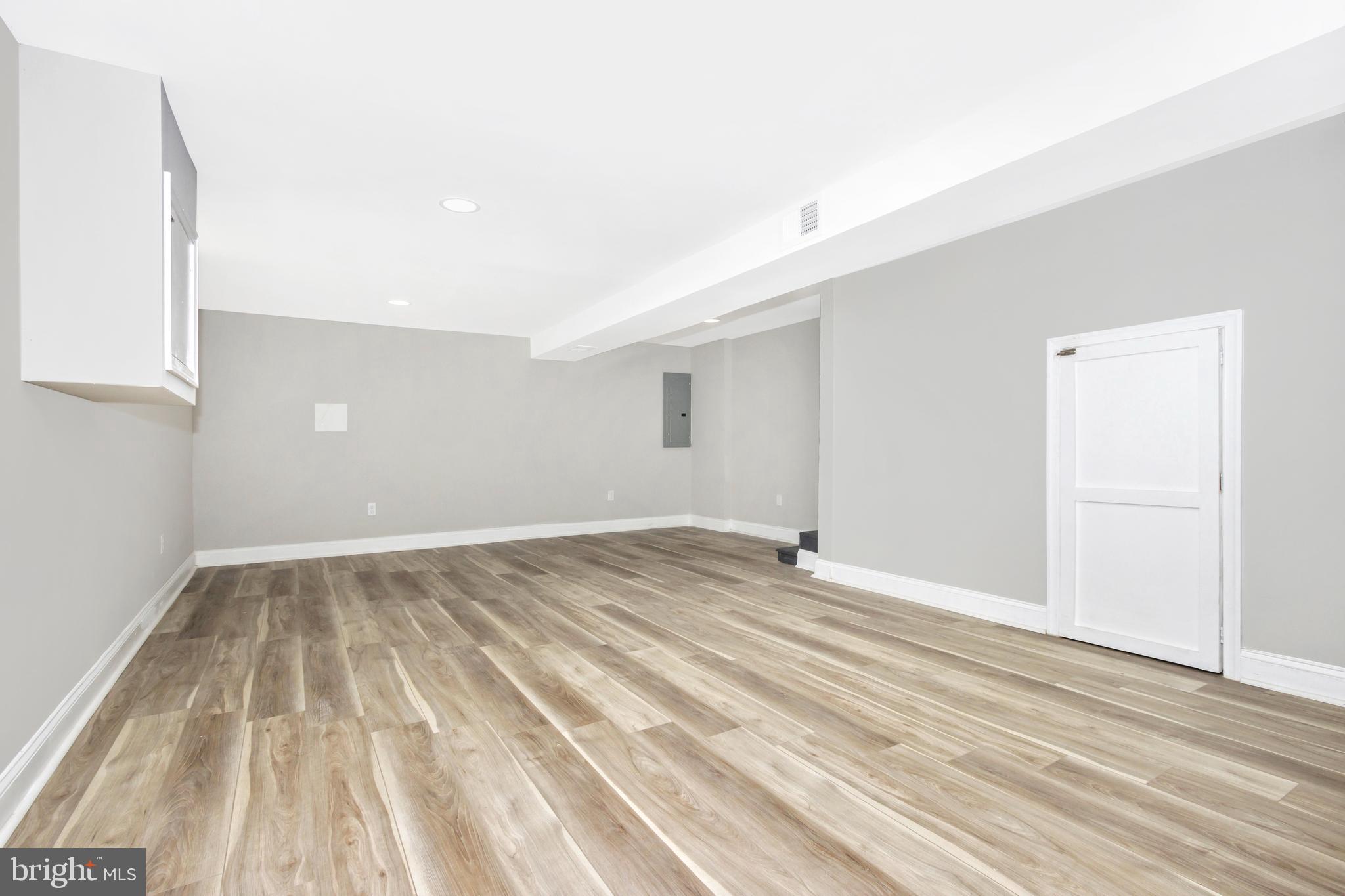 DUPONT VILLAGE - Residential